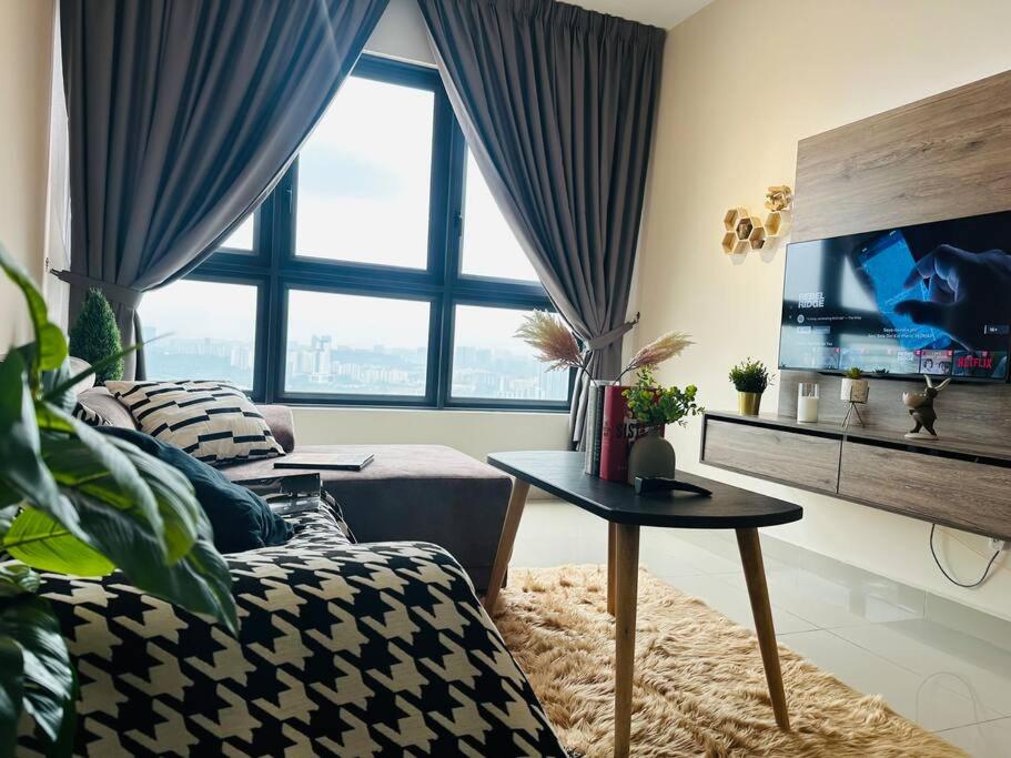MVD41#Family Suite 8pax 3 Rooms M Vertica Velocity Mall Cheras IKEA Mytown Short Walk to MRT & LRT Maluri