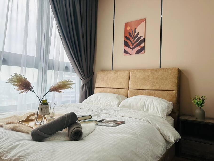 MVD41#Family Suite 8pax 3 Rooms M Vertica Velocity Mall Cheras IKEA Mytown Short Walk to MRT & LRT Maluri