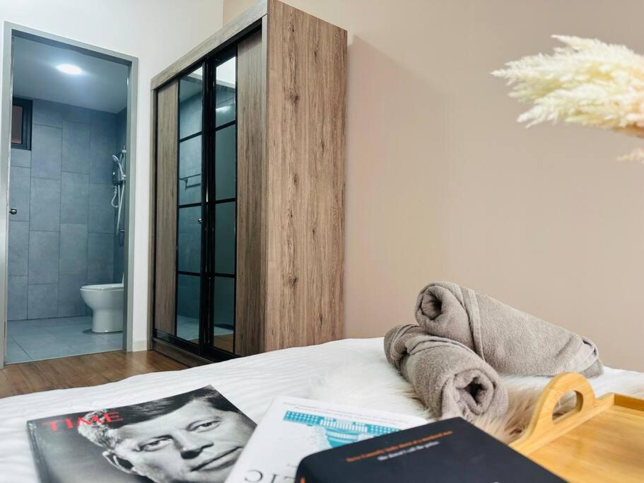 MVD41#Family Suite 8pax 3 Rooms M Vertica Velocity Mall Cheras IKEA Mytown Short Walk to MRT & LRT Maluri