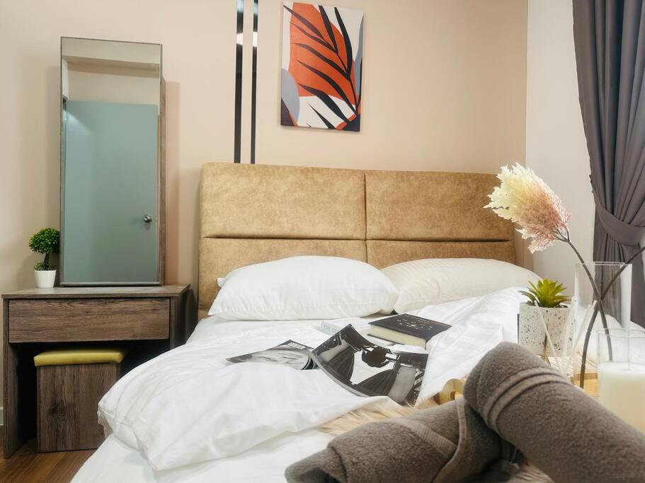 MVD41#Family Suite 8pax 3 Rooms M Vertica Velocity Mall Cheras IKEA Mytown Short Walk to MRT & LRT Maluri