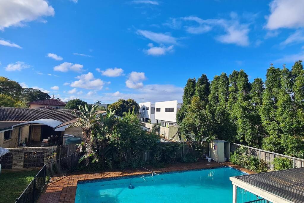 Big Holliday house with pool