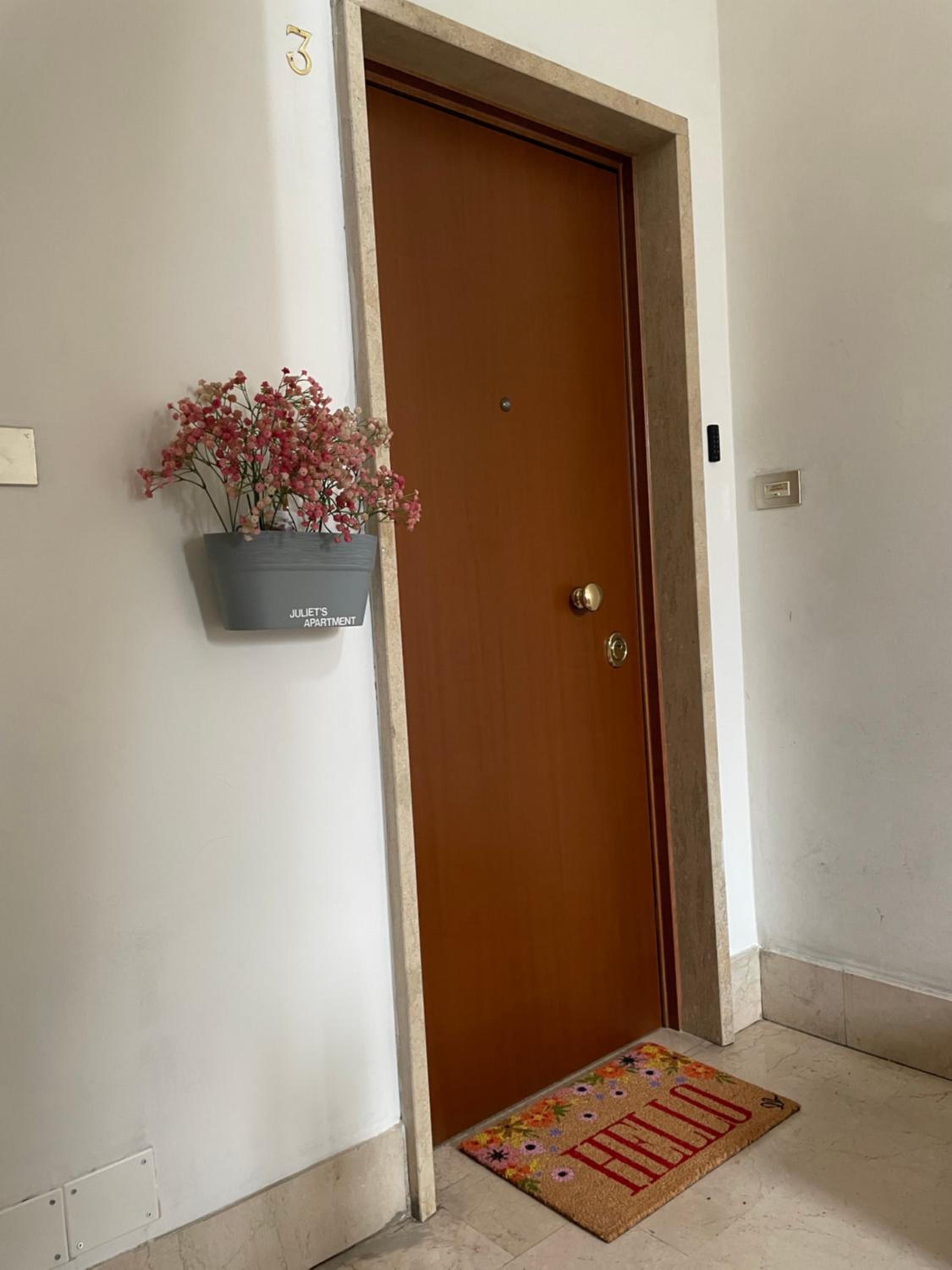 Juliet's apartment photo 2