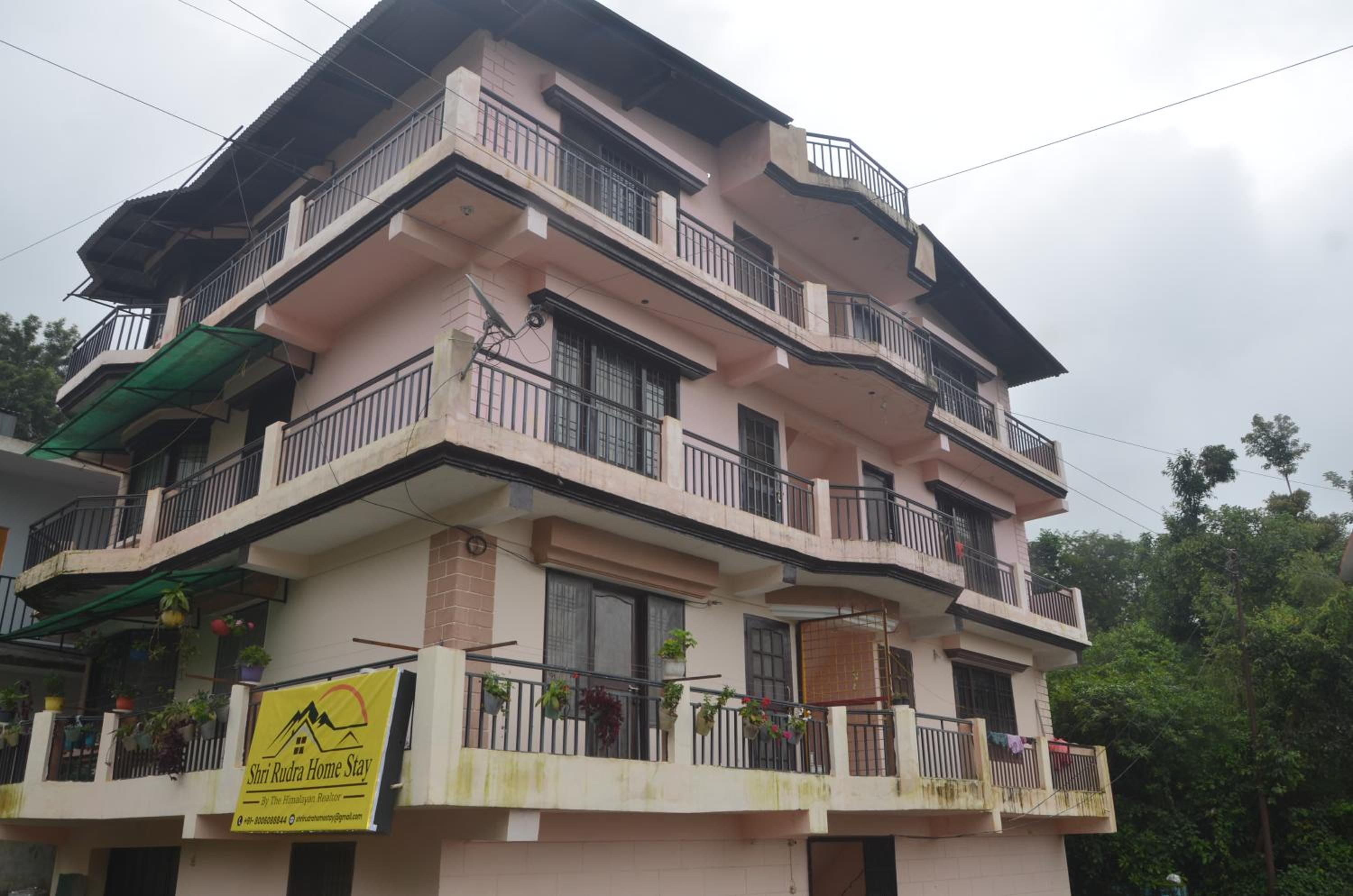 Shree Rudra Home Stay - 1BHK & 2BHK Home Stay Apartment view 5