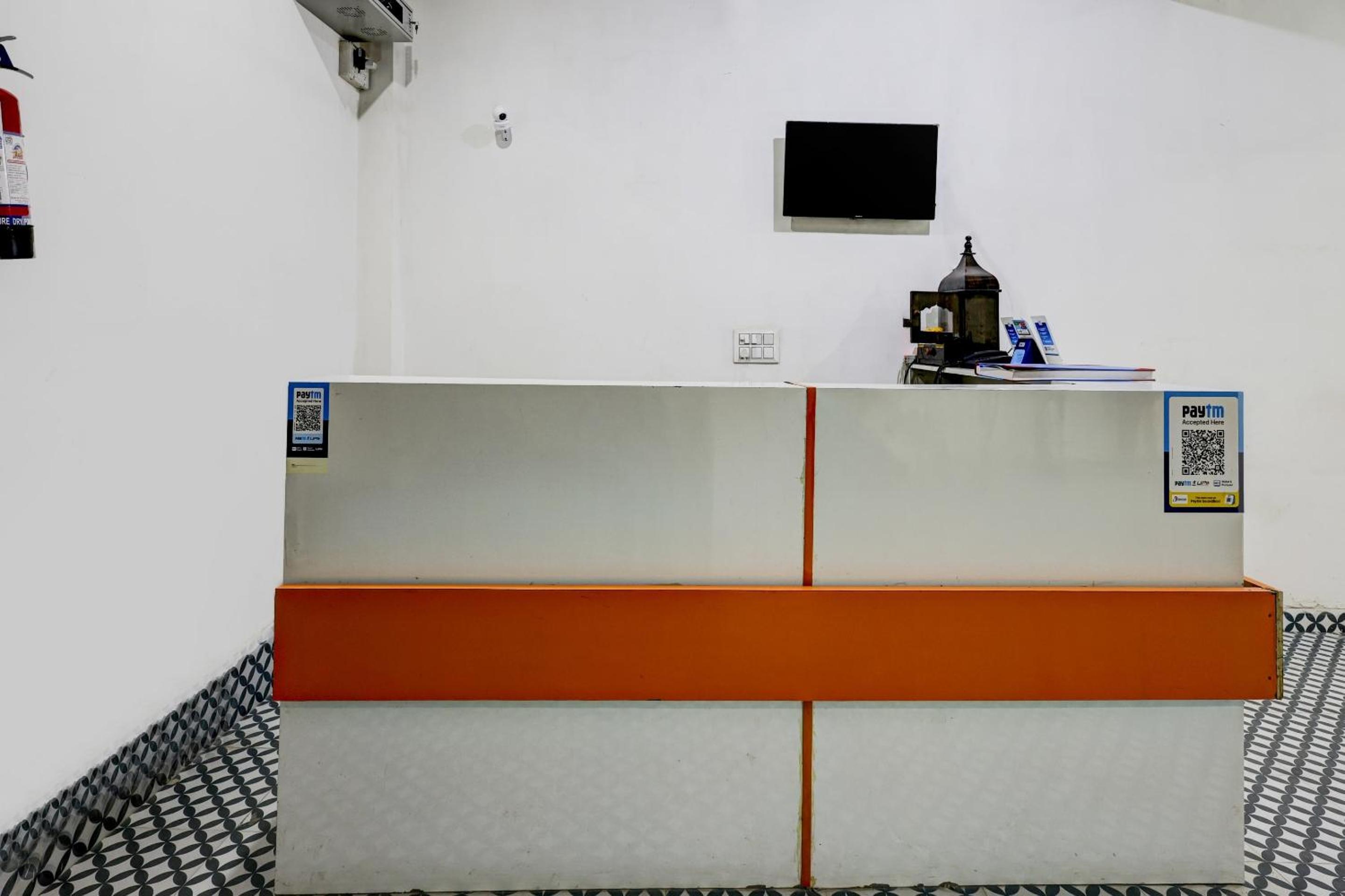 Lobby & Reception