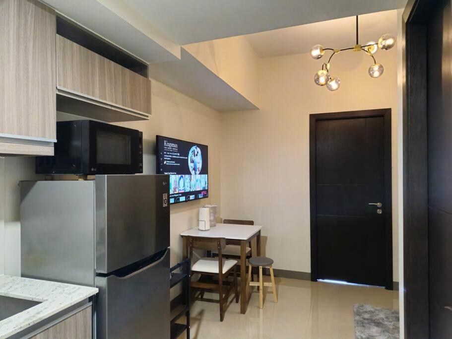 Modern & New, Work Desk, Fast Internet, Balcony view 2