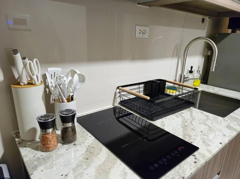 Modern & New, Work Desk, Fast Internet, Balcony view 5