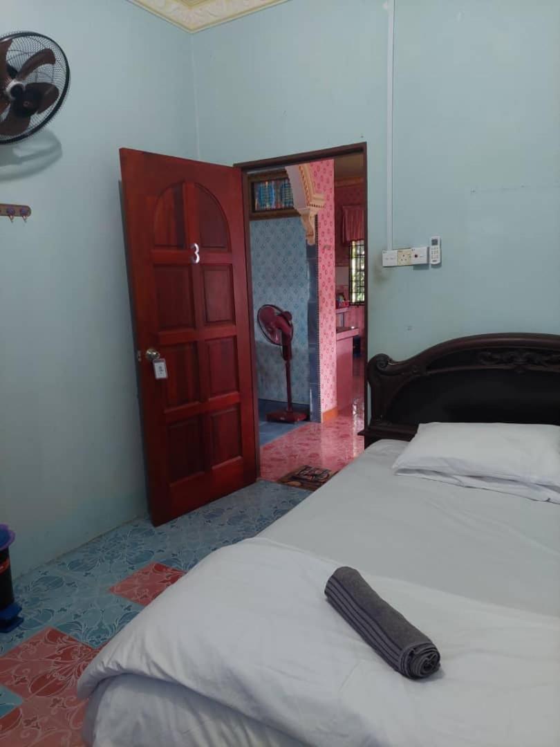 Rantau Panjang Homestay RP GreenView , BBQ , 8 pax , RPGV 3 bedrooms 4 extra beds photo 6