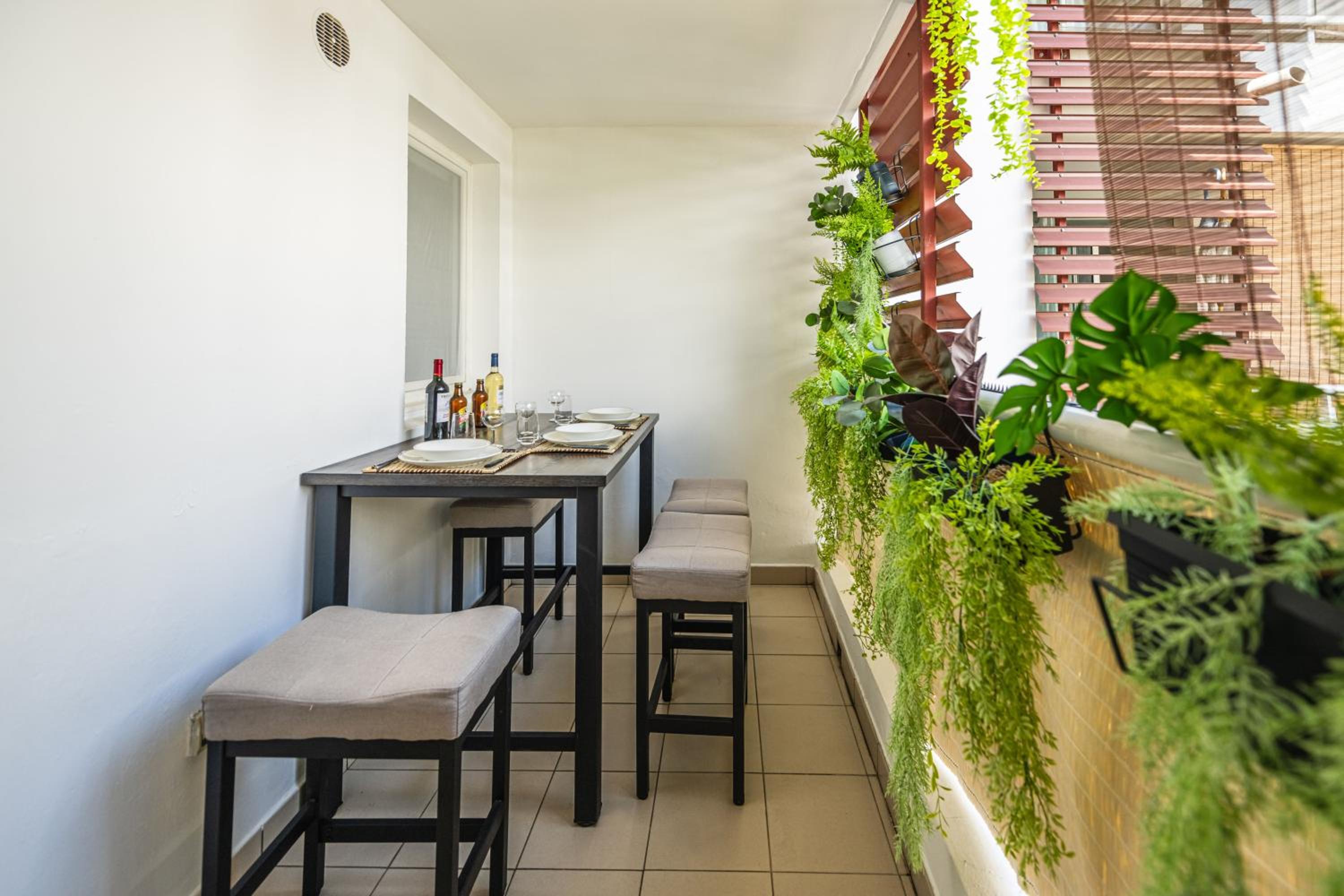 Les Amarantes - T2 confortable et central St-Denis view 2