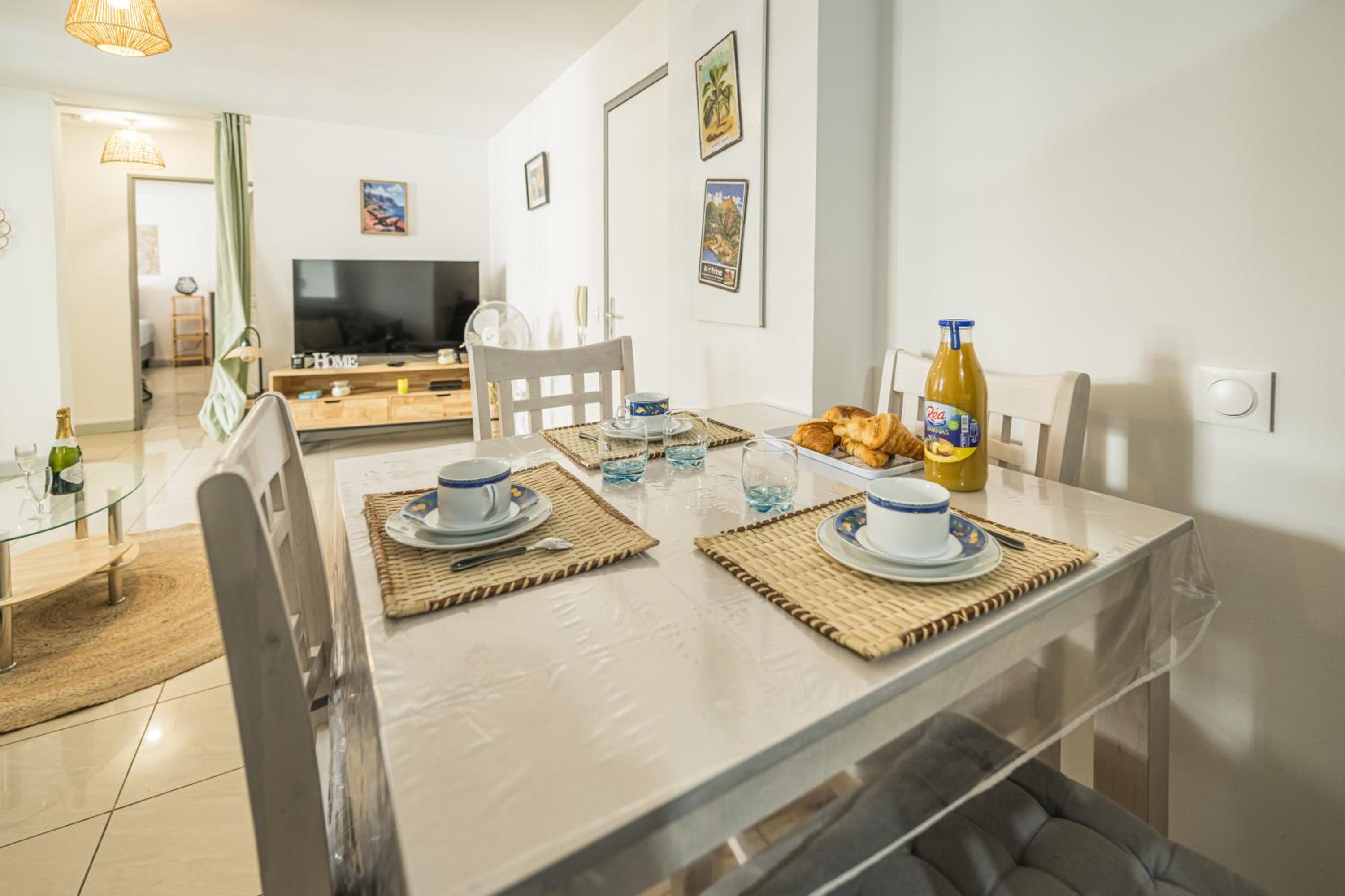 Les Amarantes - T2 confortable et central St-Denis view 5