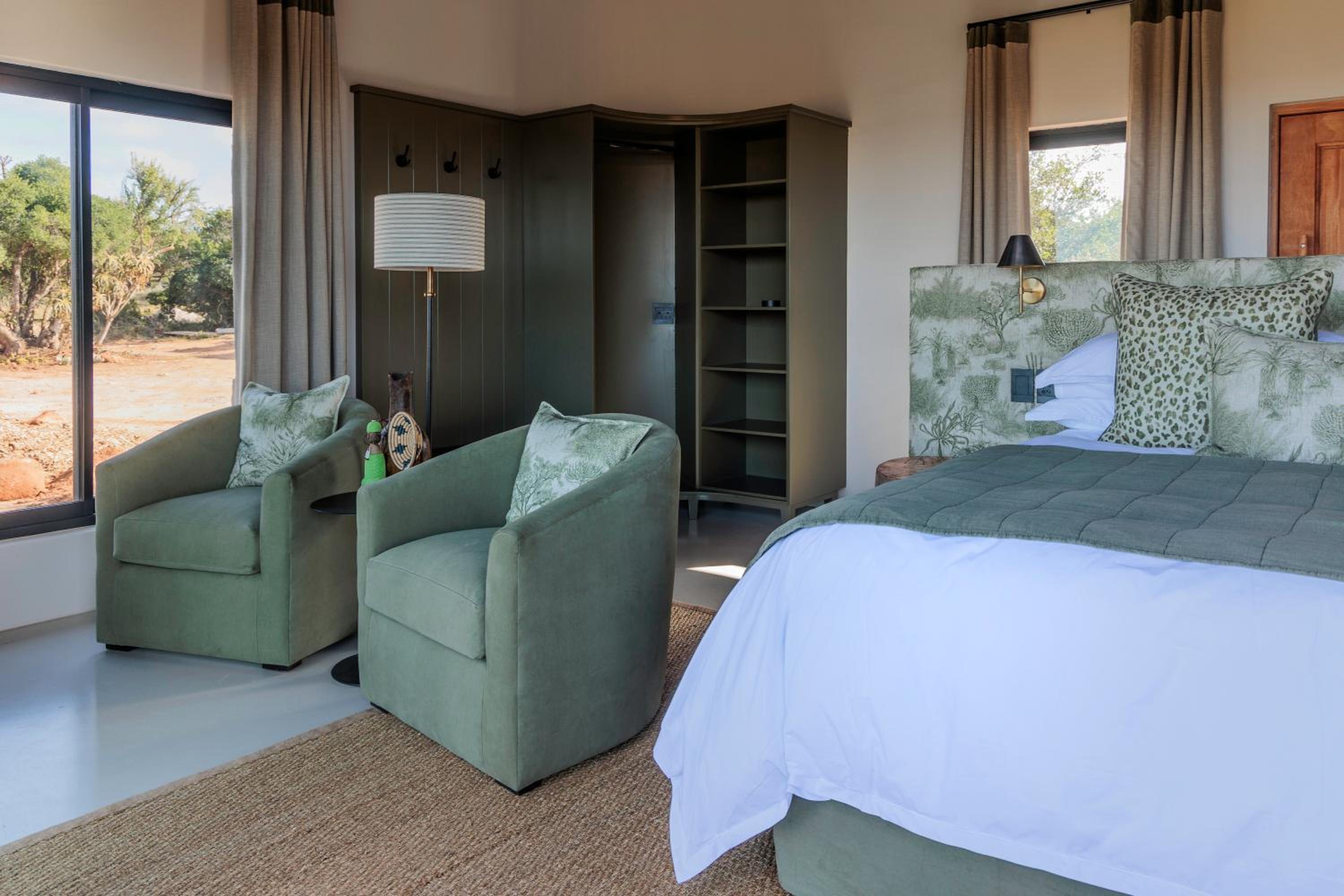 Woodbury Manor - Amakhala Game Reserve view 4