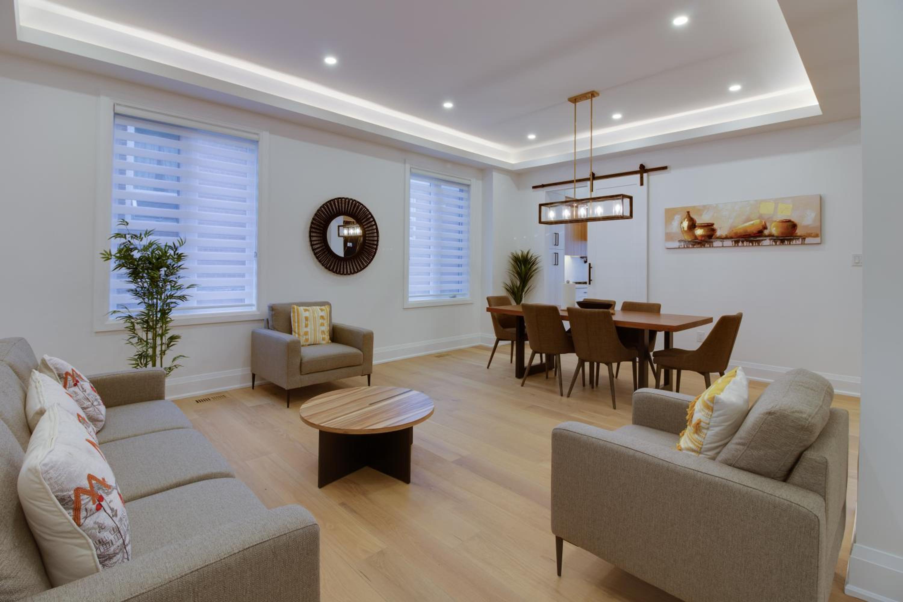 Luxury House In Scarborough