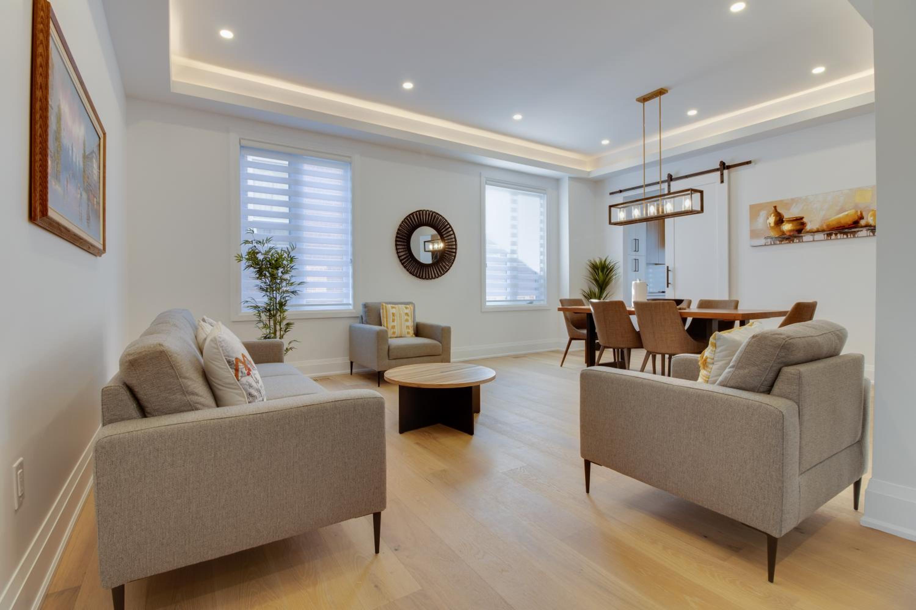 Luxury House In Scarborough