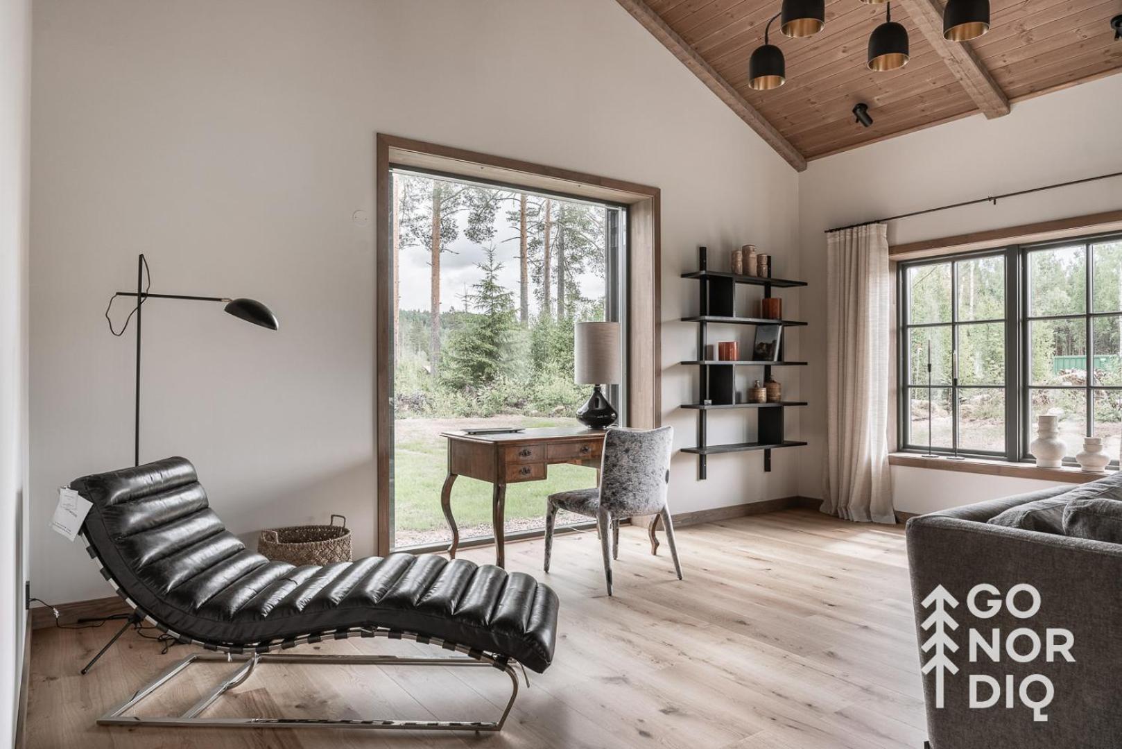 The Reindeer Lodge view 3