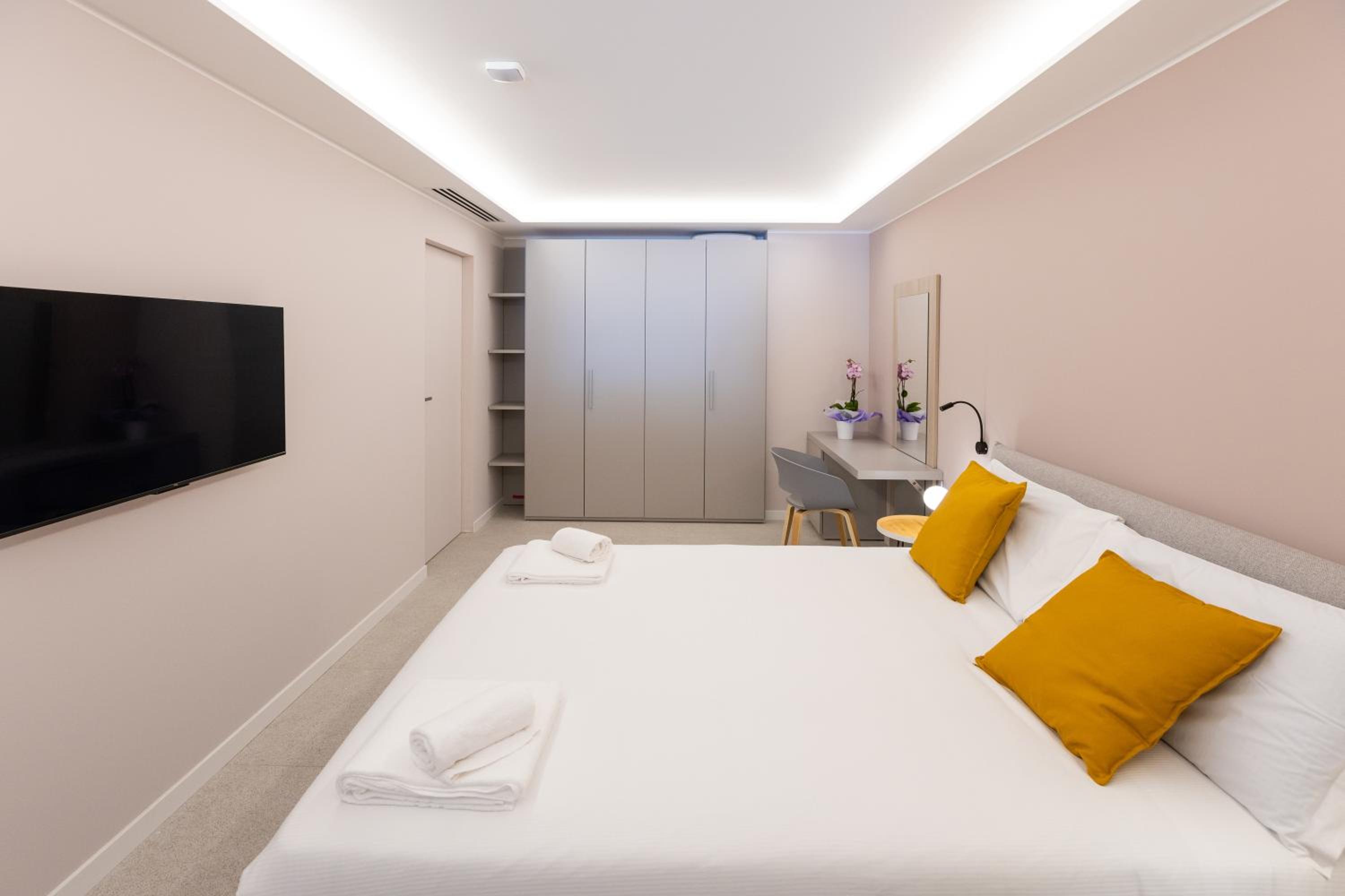 HOMEY I Teatro Romano Apartments