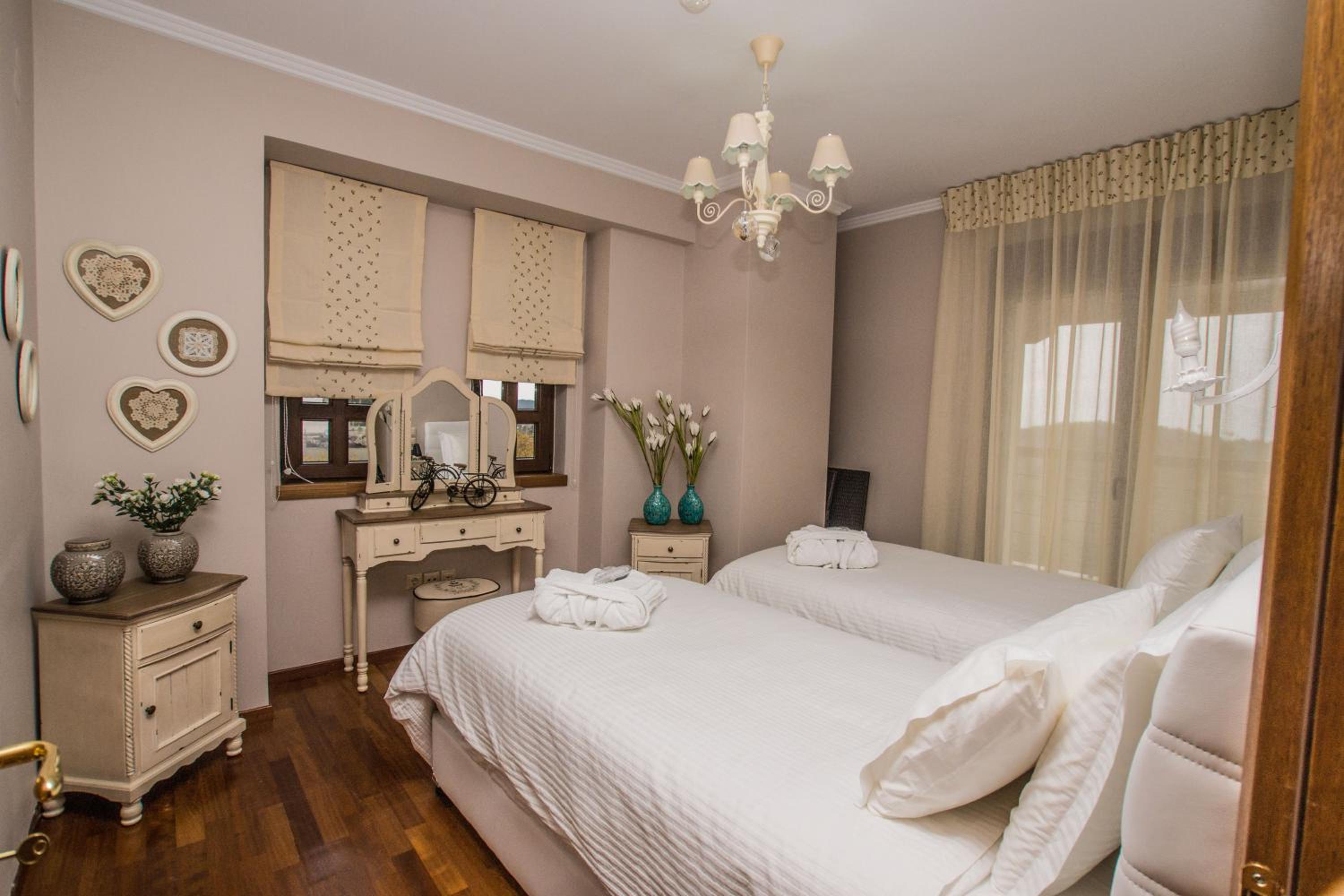 Evmorfes Villas