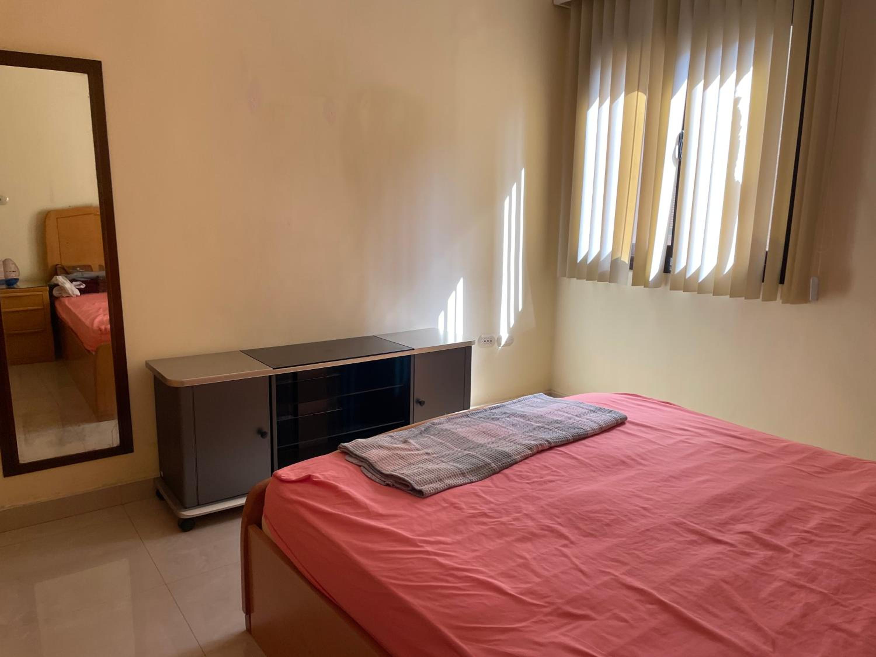 Garden view home-Female only