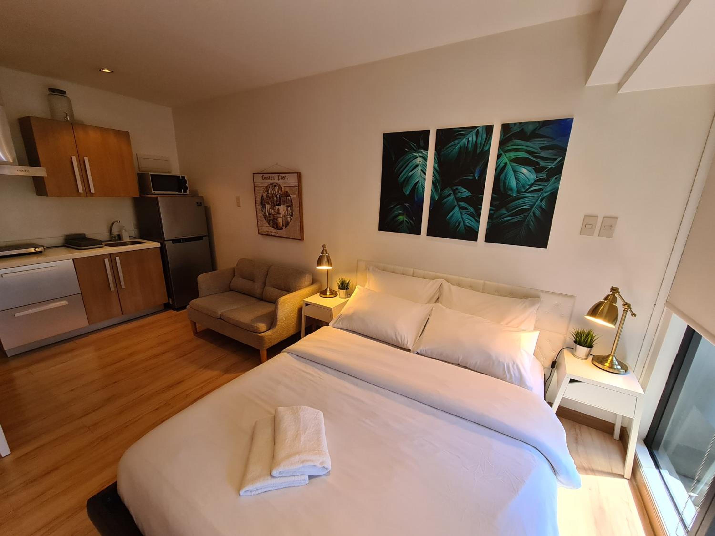 Scandi Inspired Studio in Knightsbridge, Makati view 2