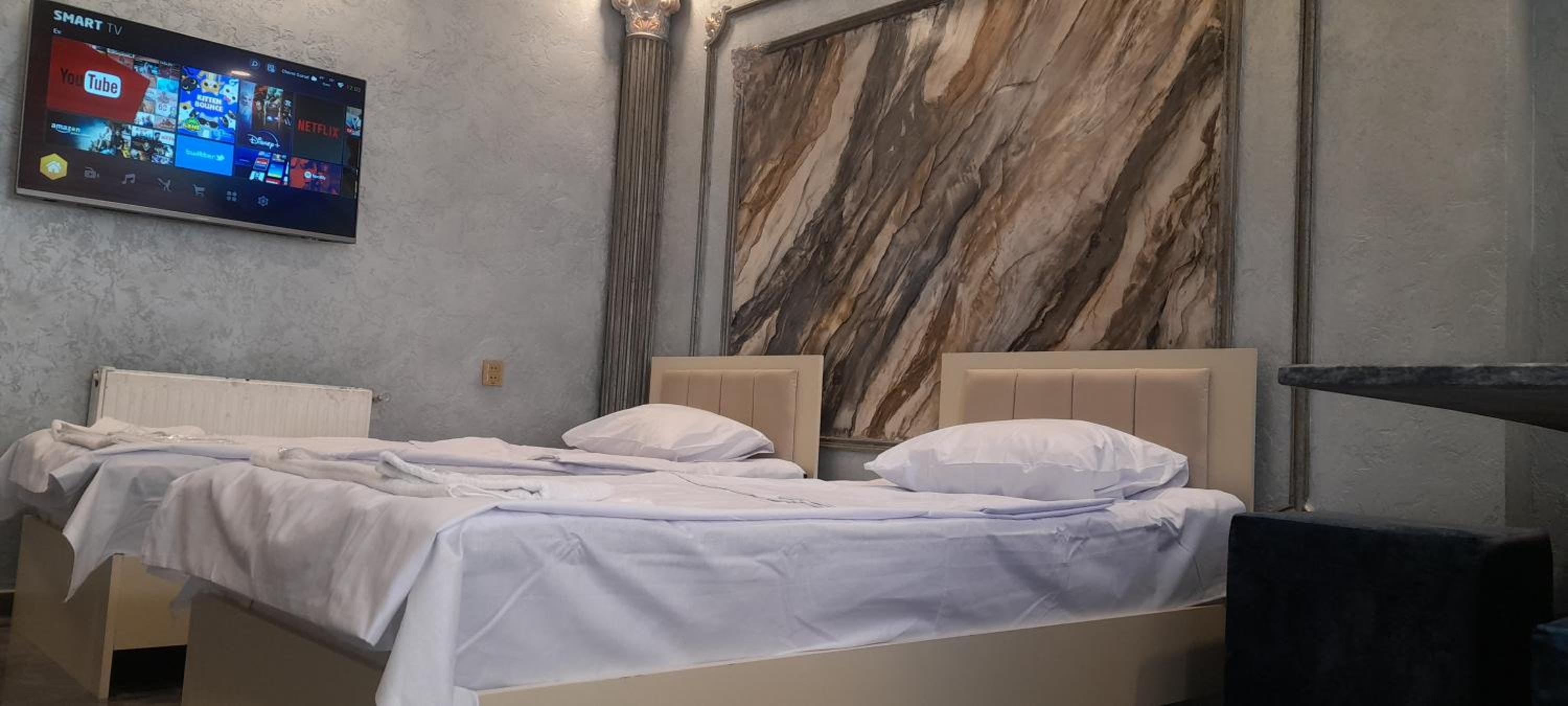 ECO Hotel & Hostel