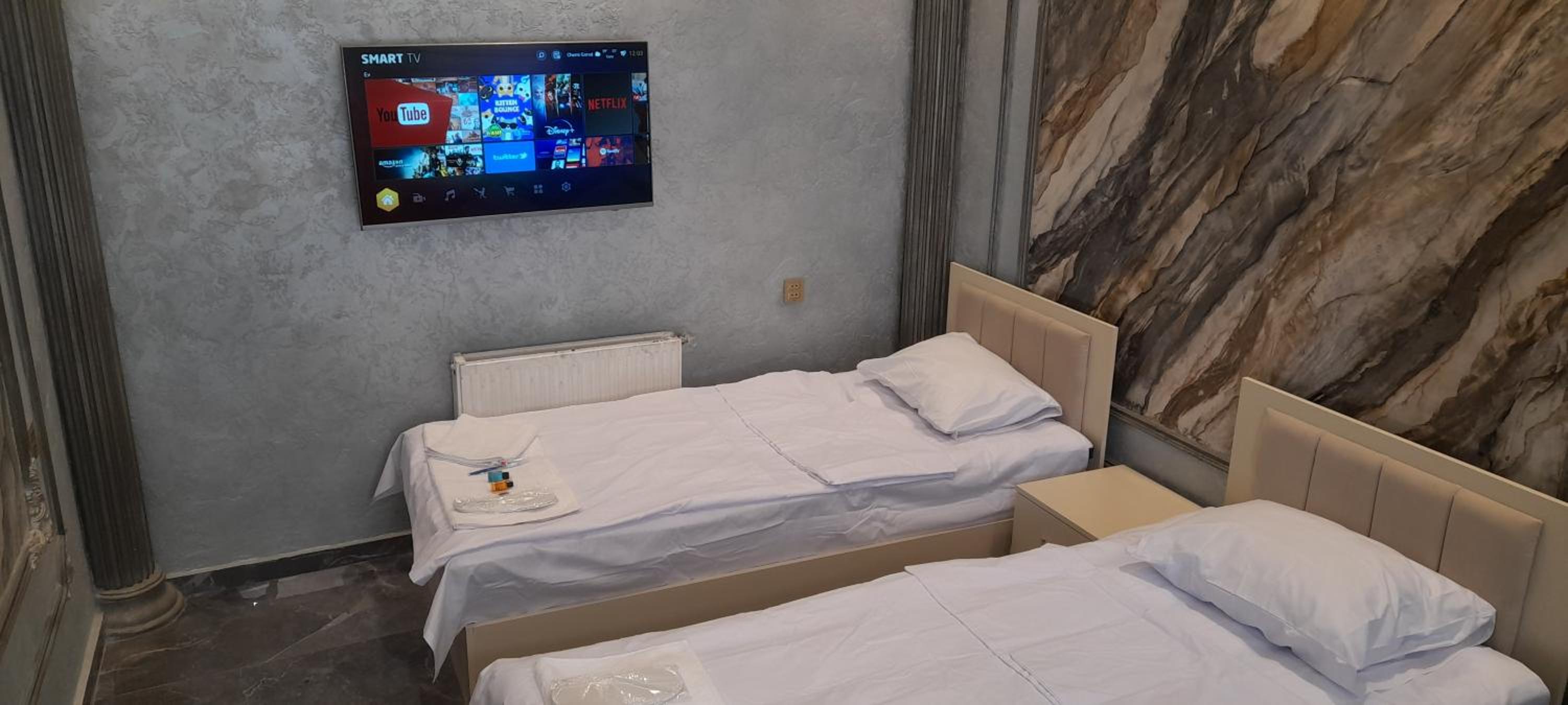 ECO Hotel & Hostel