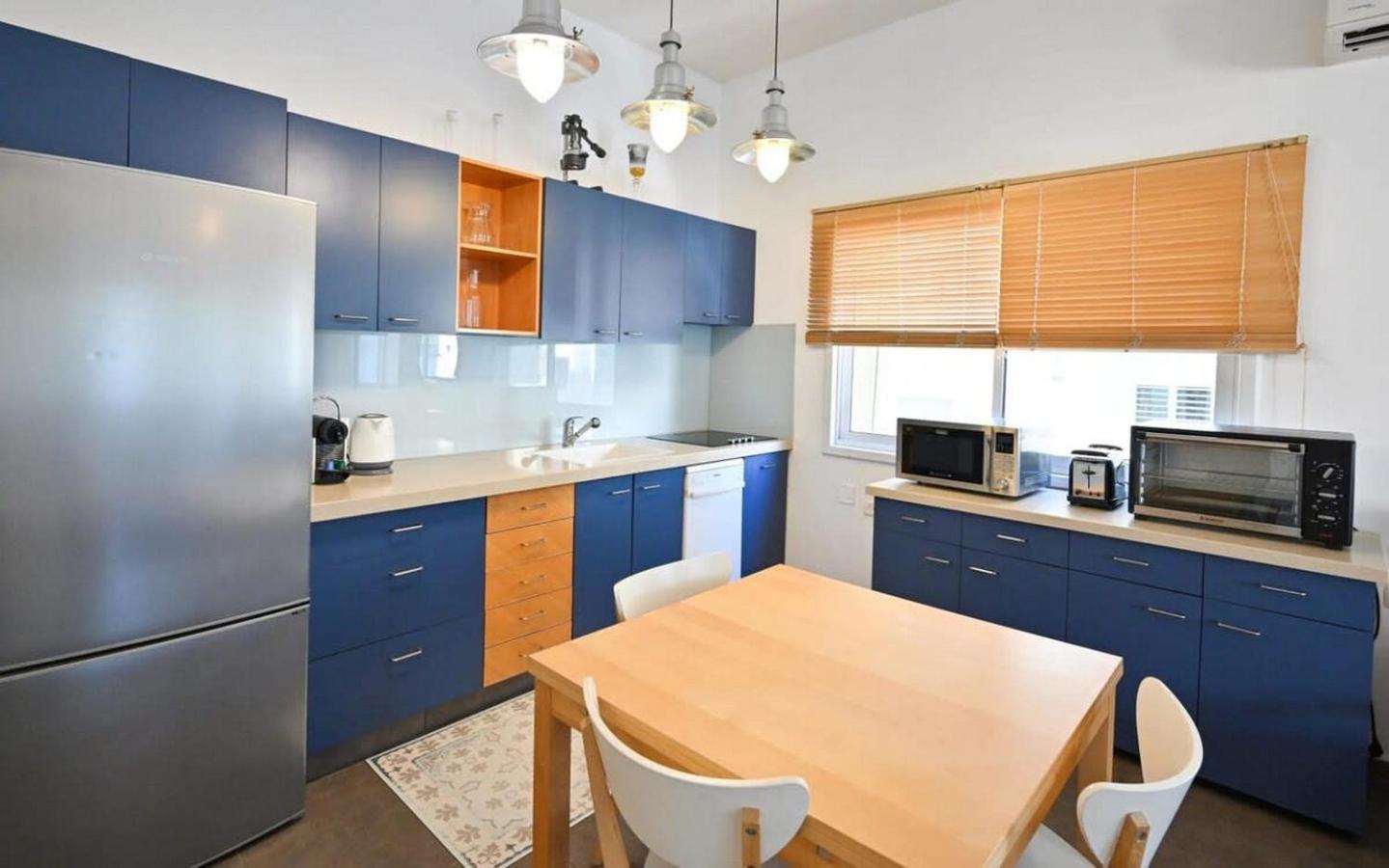 Dizengoff Area 2BR by HolyGuest view 3