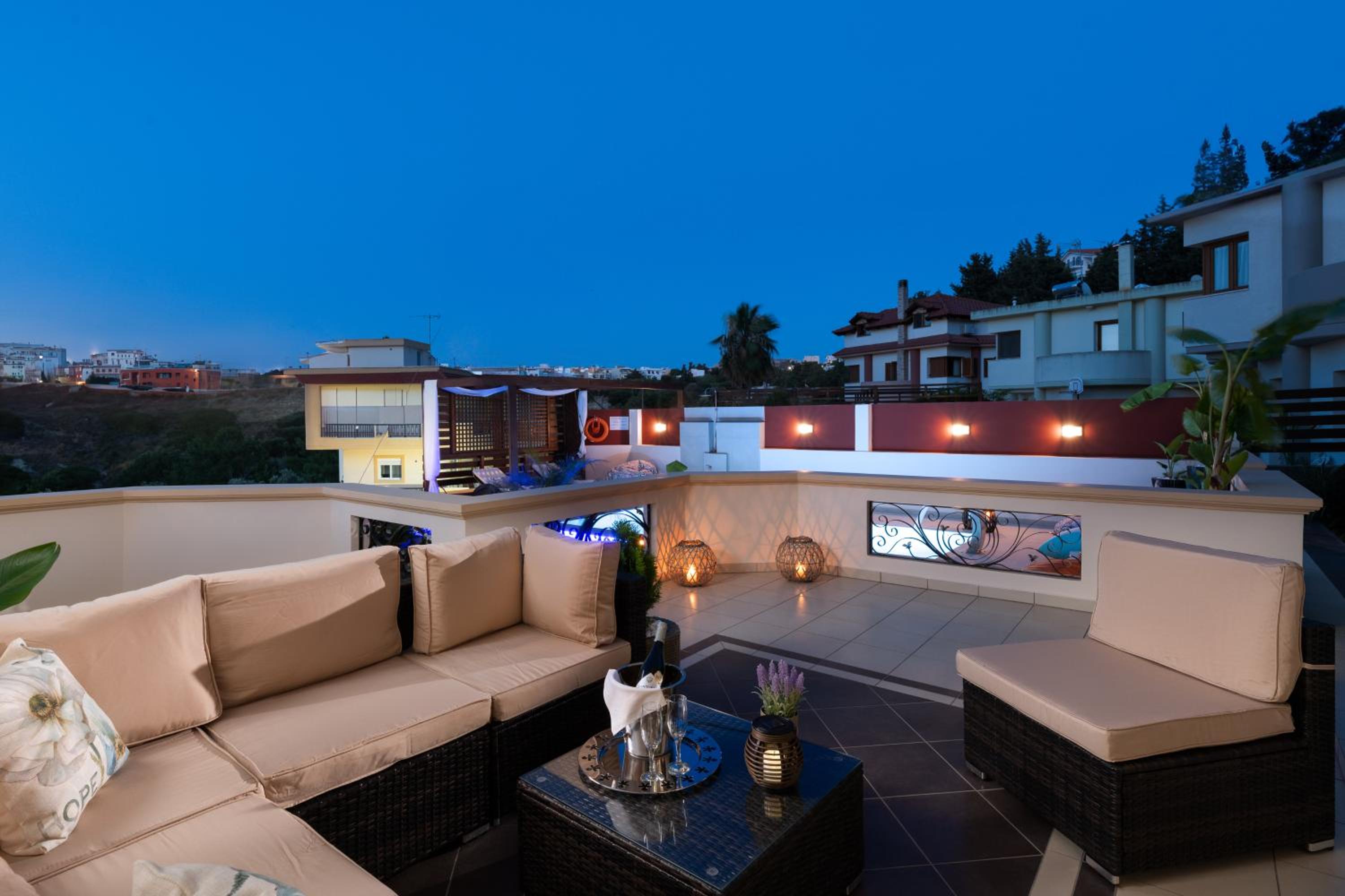 Amarilia House