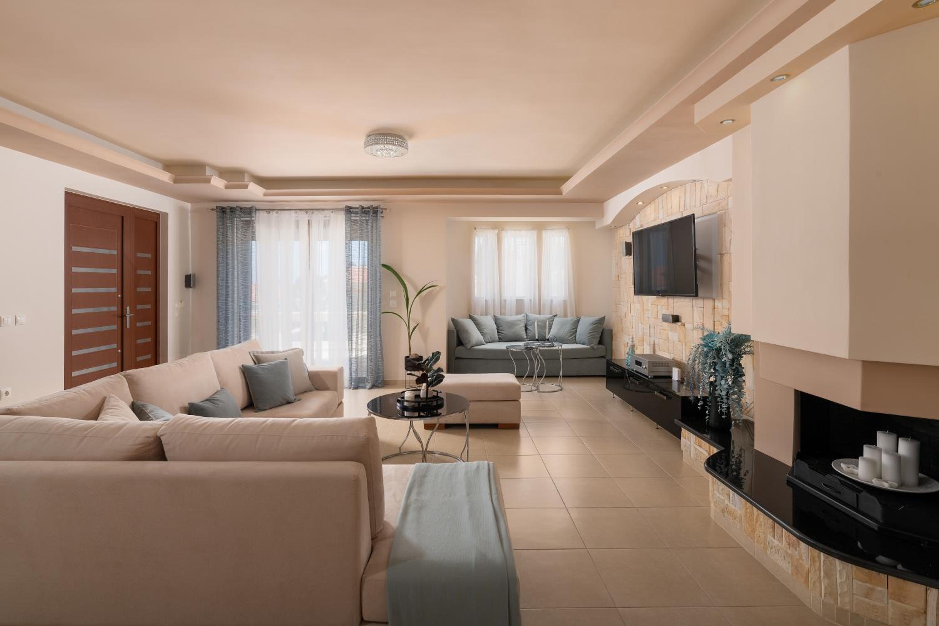 Amarilia House