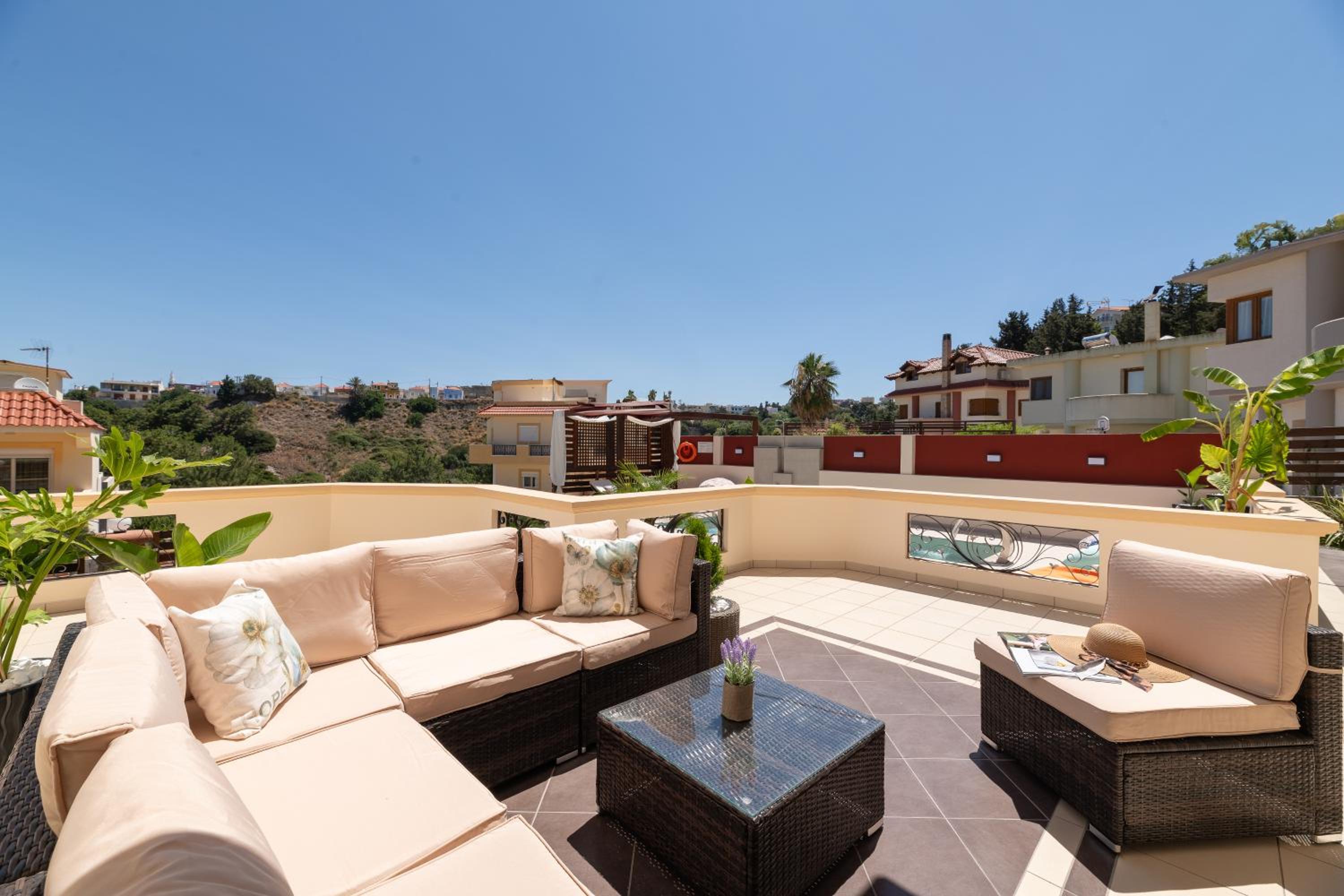 Amarilia House