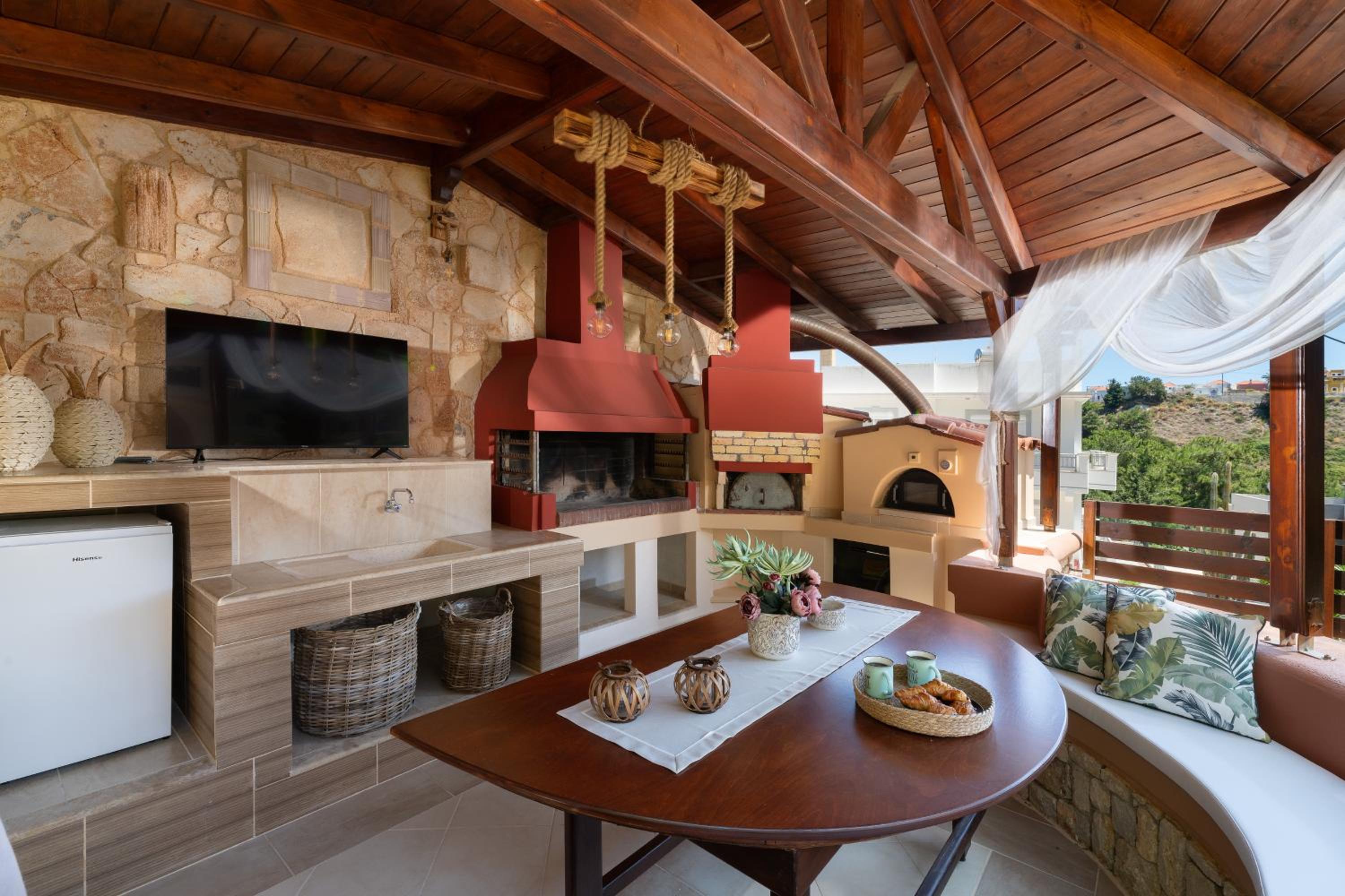 Amarilia House