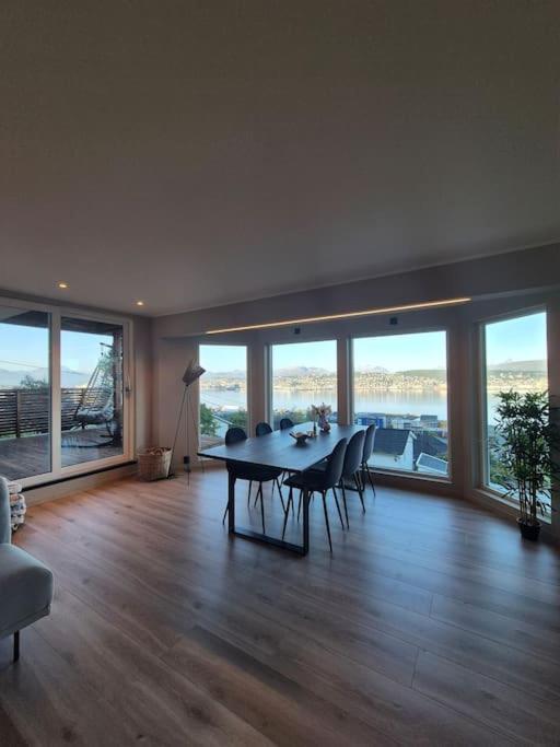 Villa with amazing view! Free Parking view 4