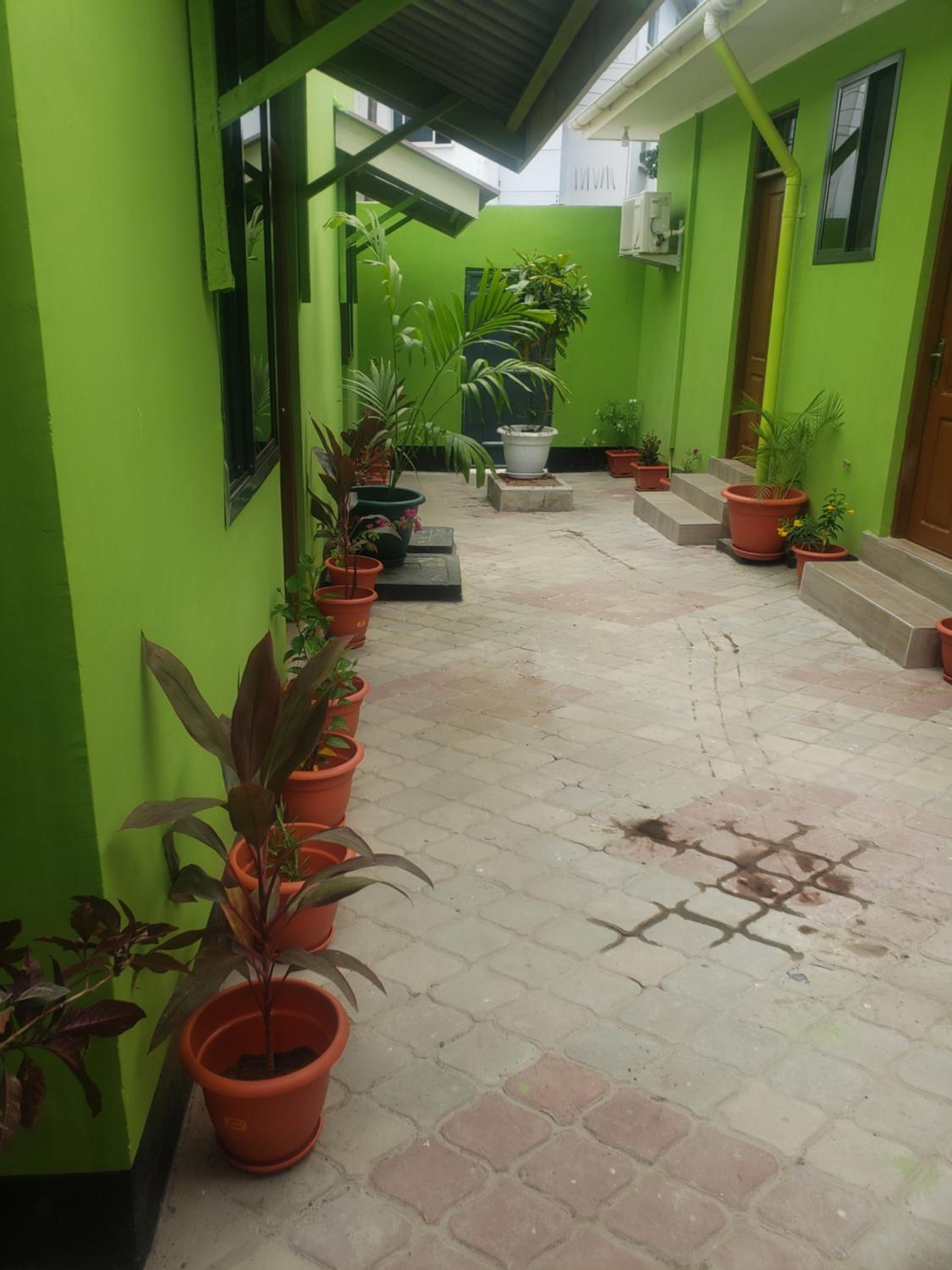 L&j modern backpackers BnB