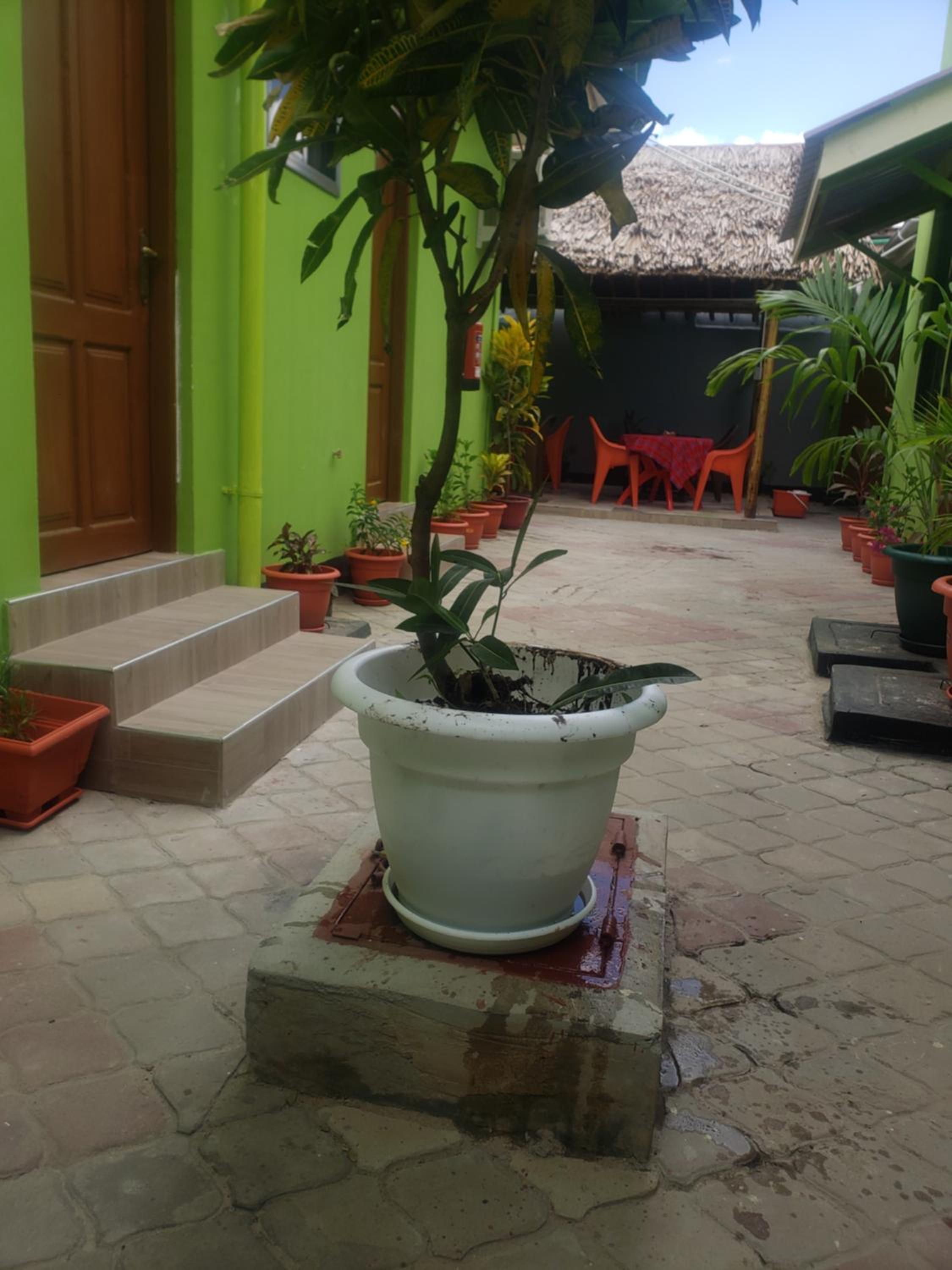 L&j modern backpackers BnB