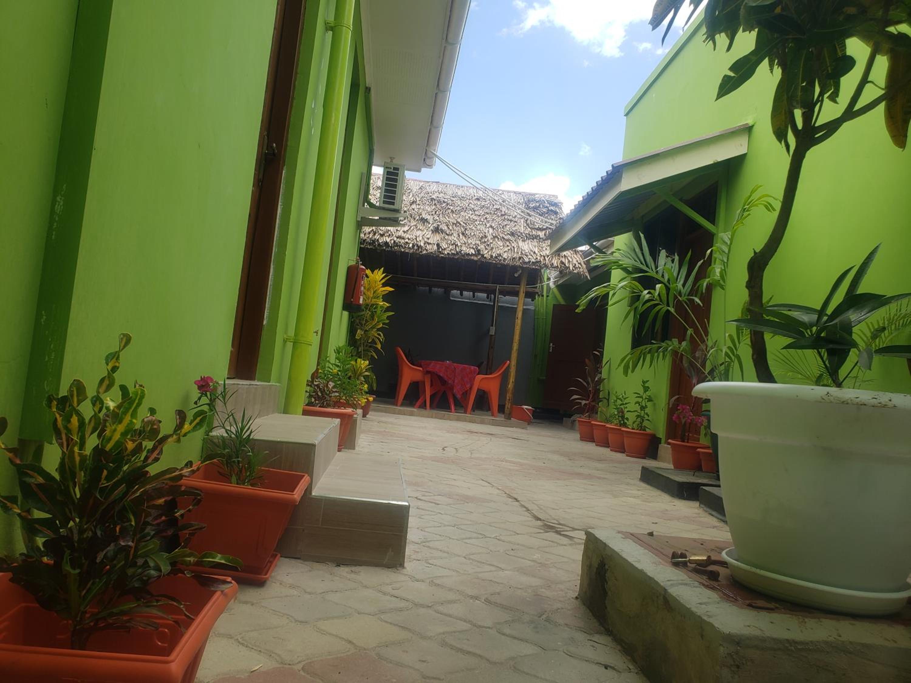 L&j modern backpackers BnB