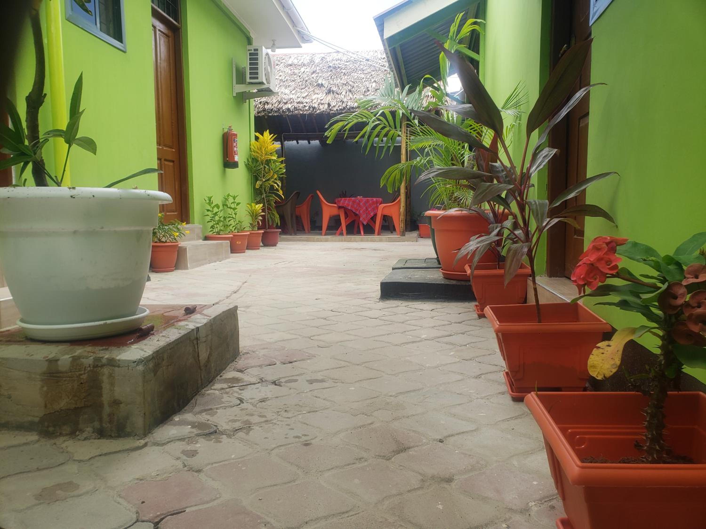 L&j modern backpackers BnB