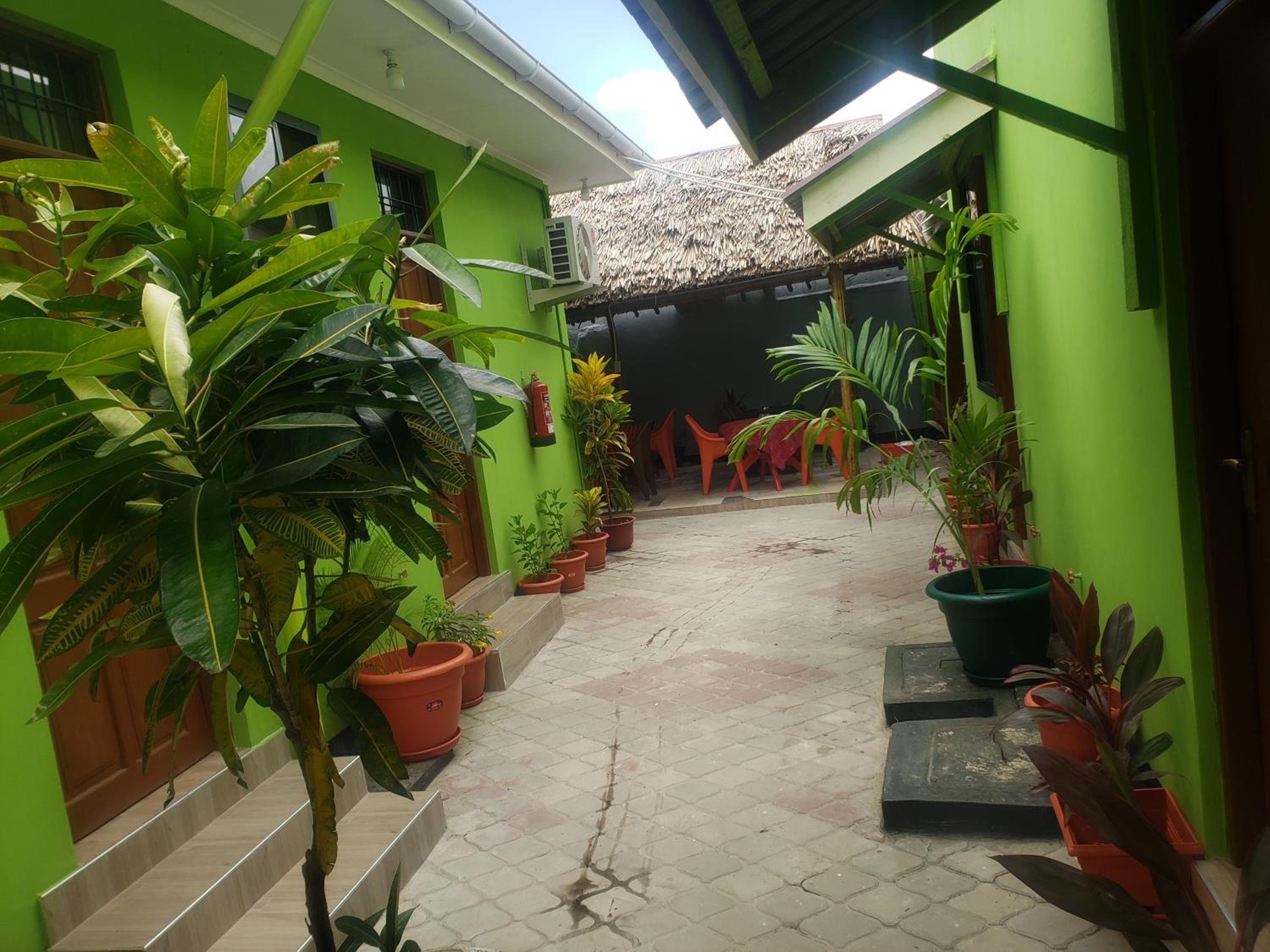 L&j modern backpackers BnB