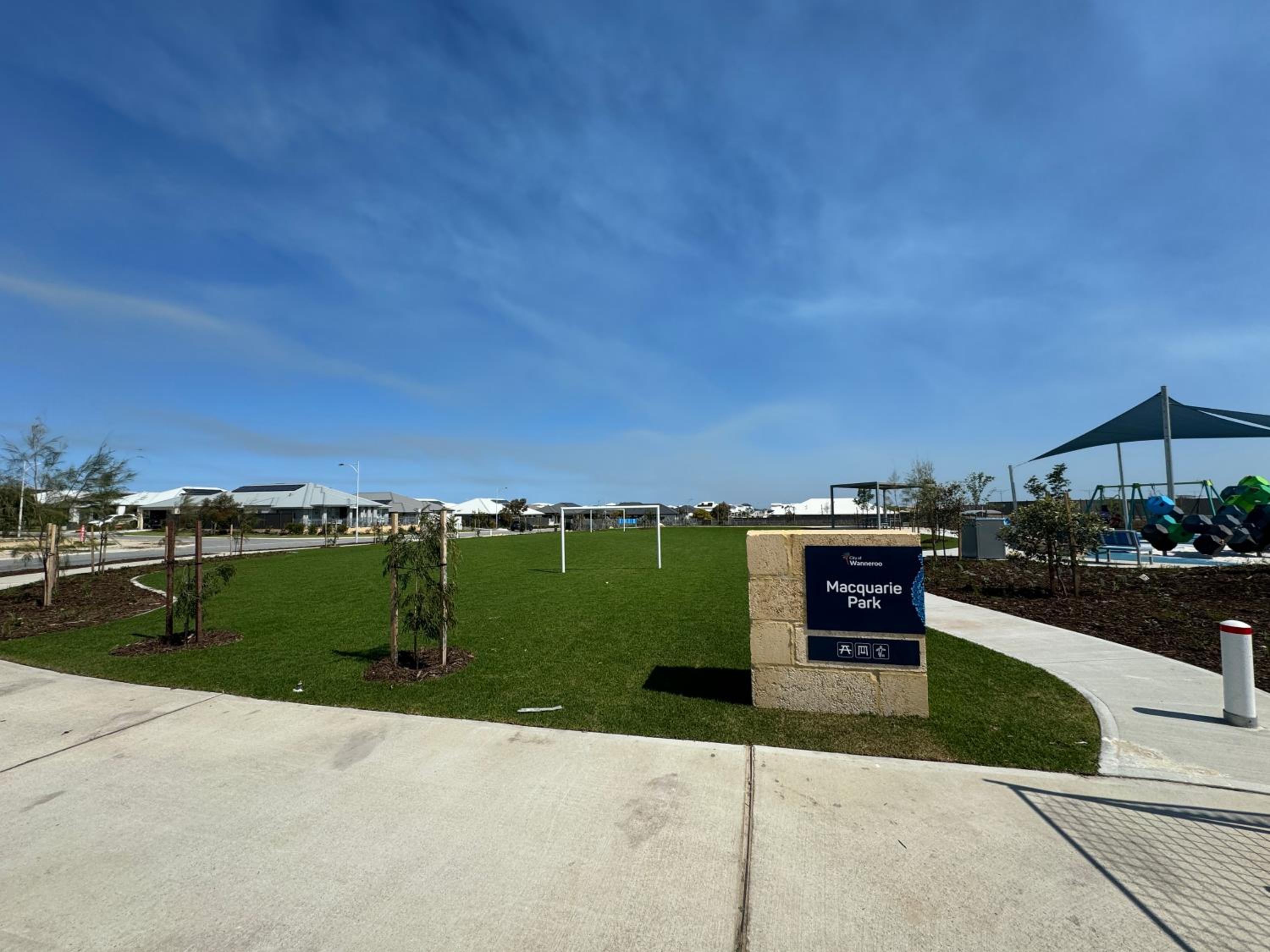 Modern Stylish 4 bed 2b House close to the beach, whole home !!