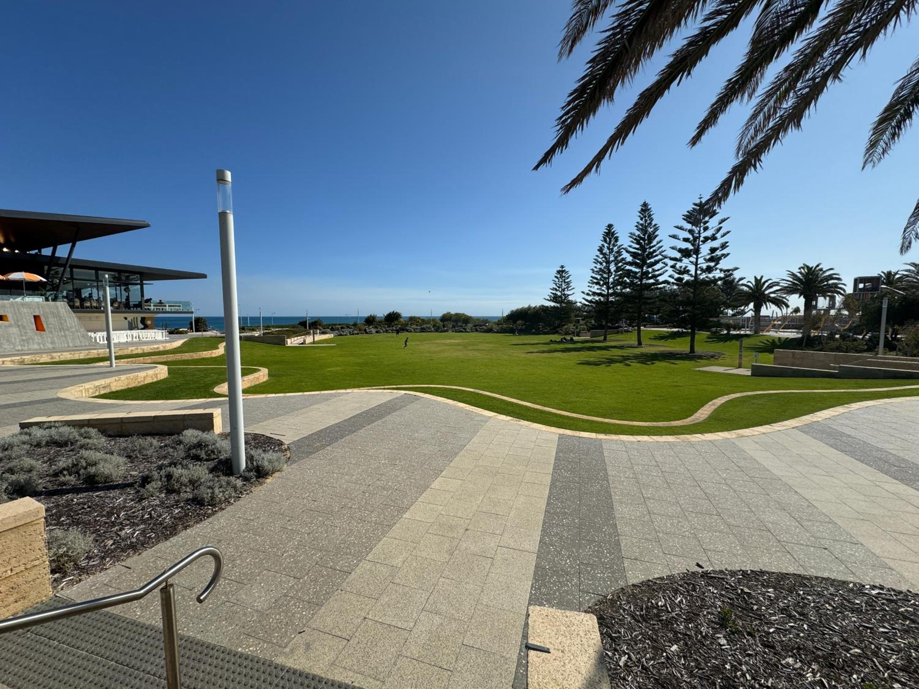 Modern Stylish 4 bed 2b House close to the beach, whole home !!
