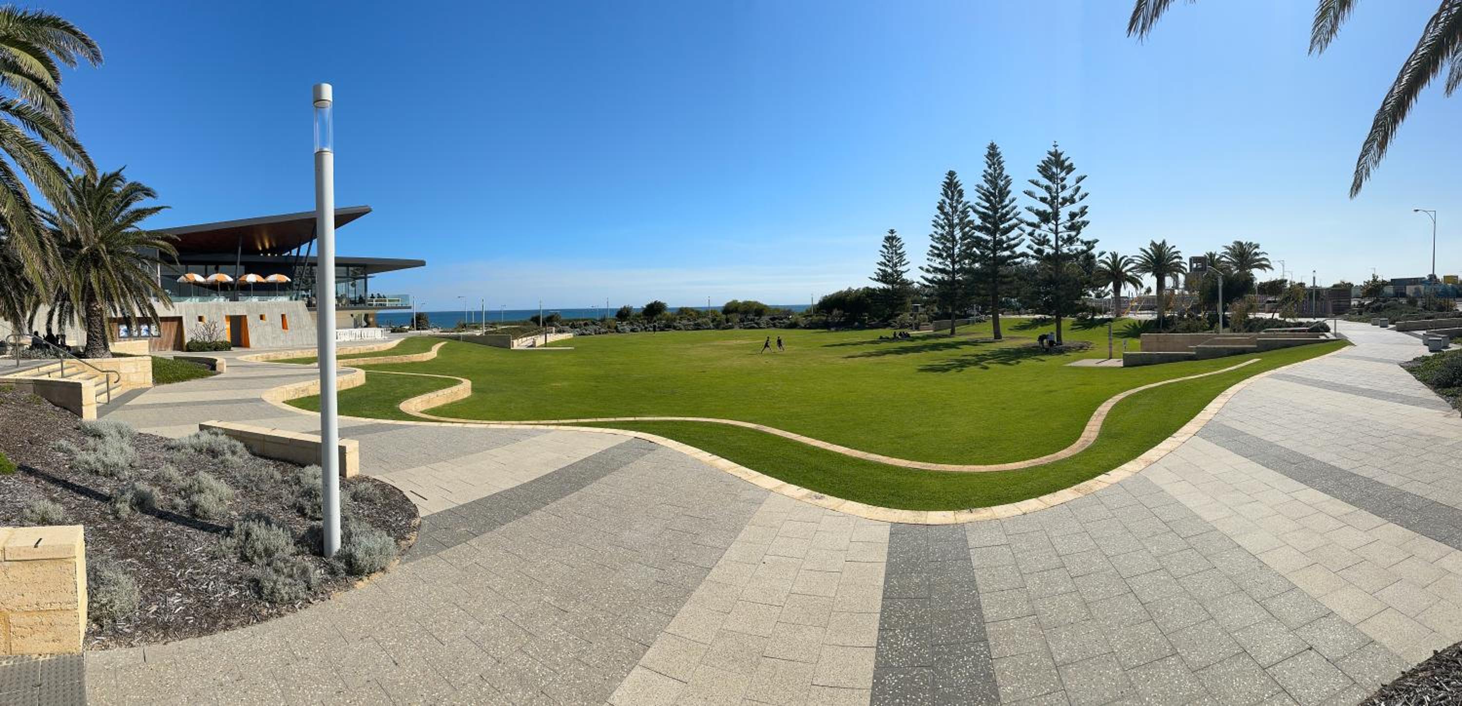 Modern Stylish 4 bed 2b House close to the beach, whole home !!