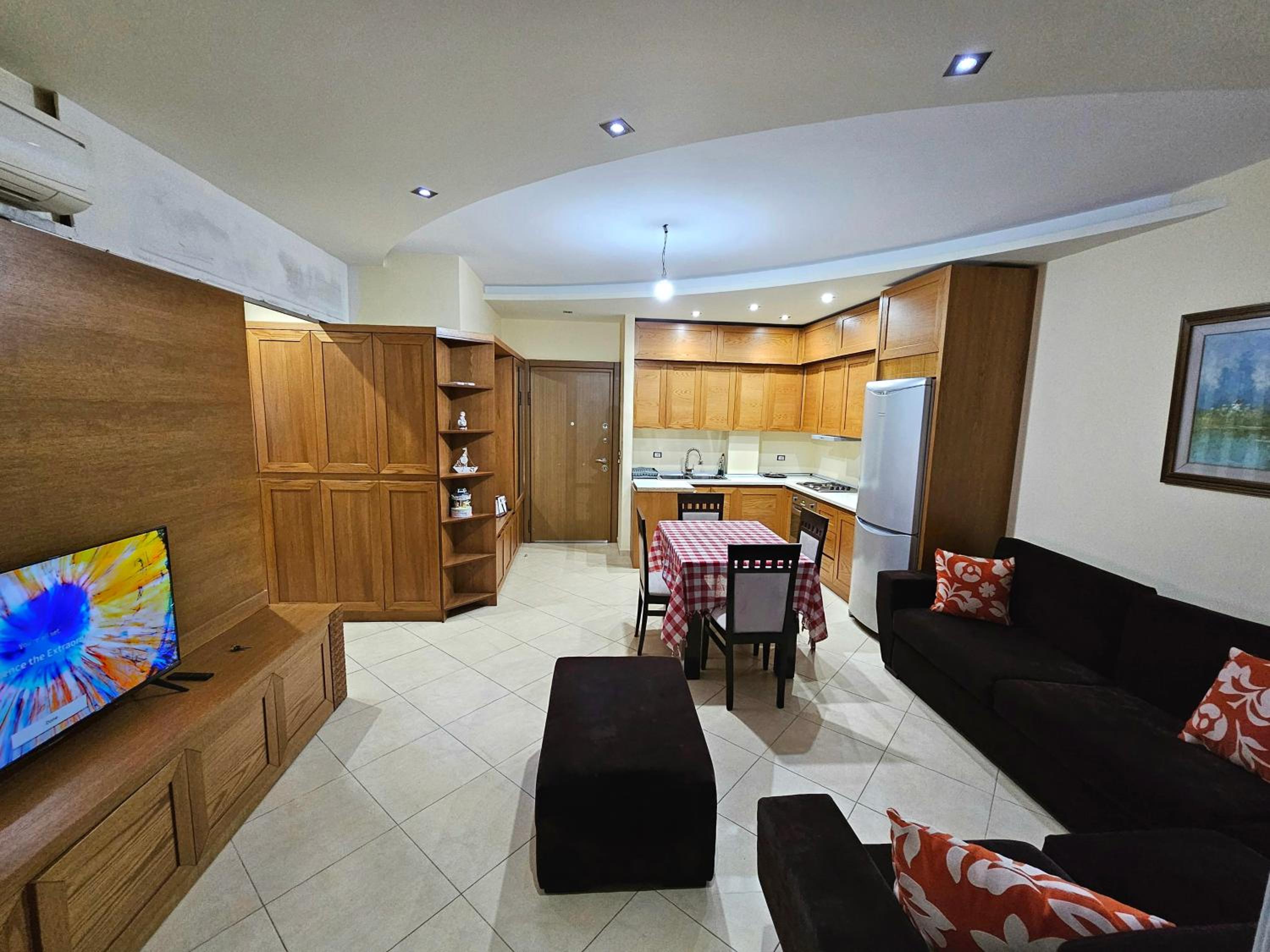 Holiday 2-Bed Apartment SeaView