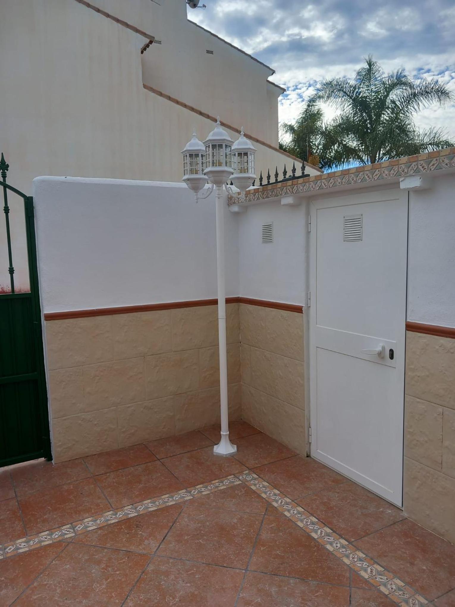Chalet adosado con piscina