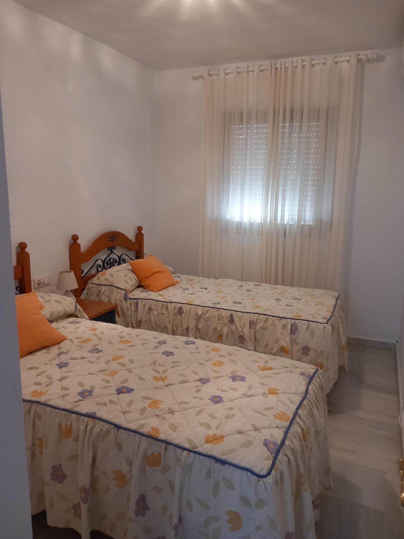 Chalet adosado con piscina