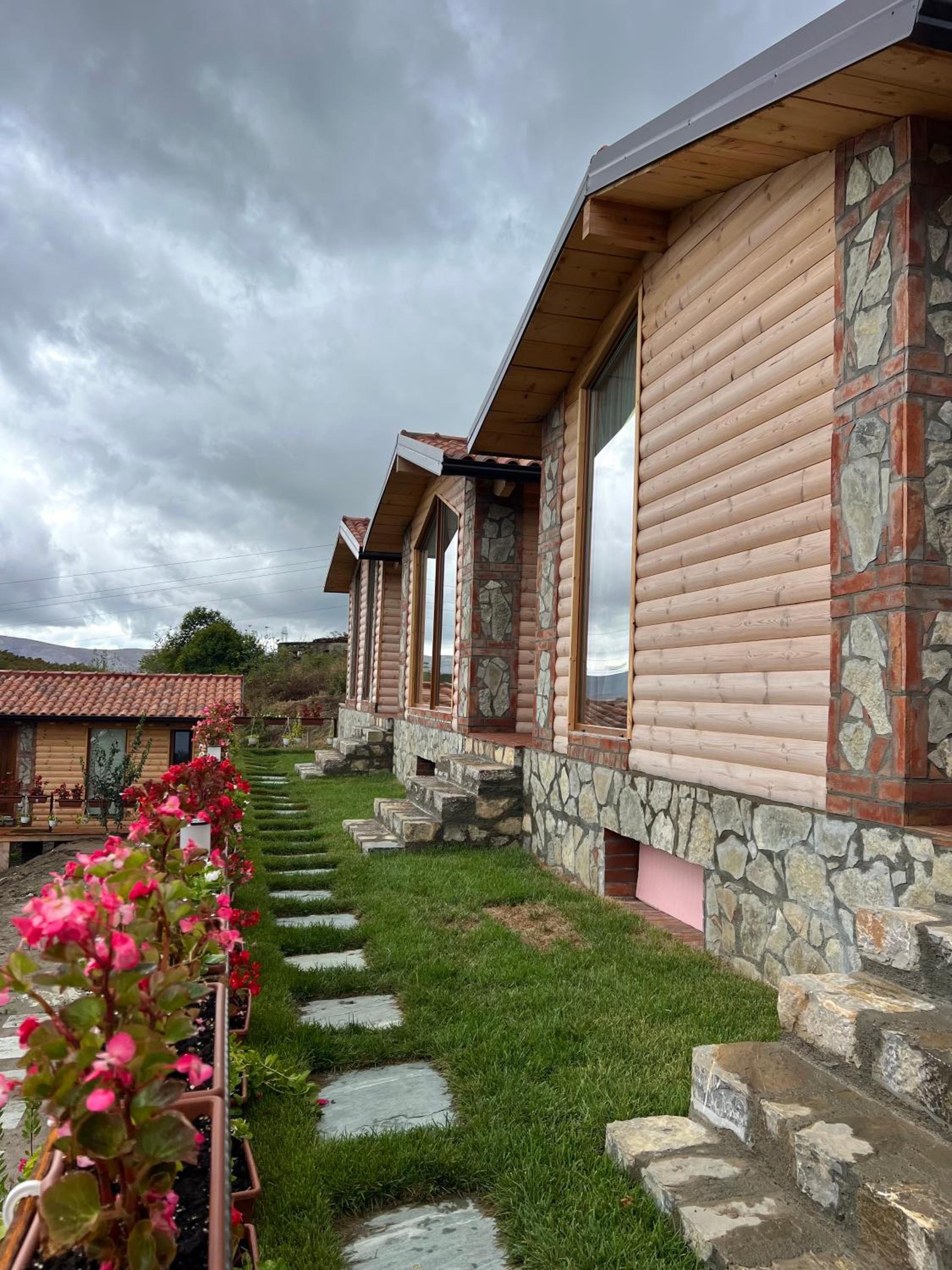 Guest House Si n'shpi tande - Mrizi i Zanave