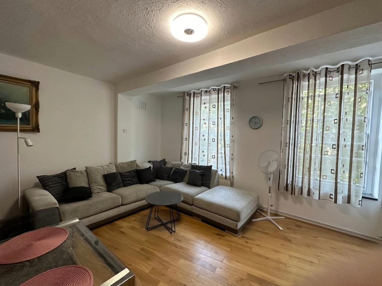 Quiet location in central London, close to Paddington, Regent Park, Lord's Cricket, late check-in