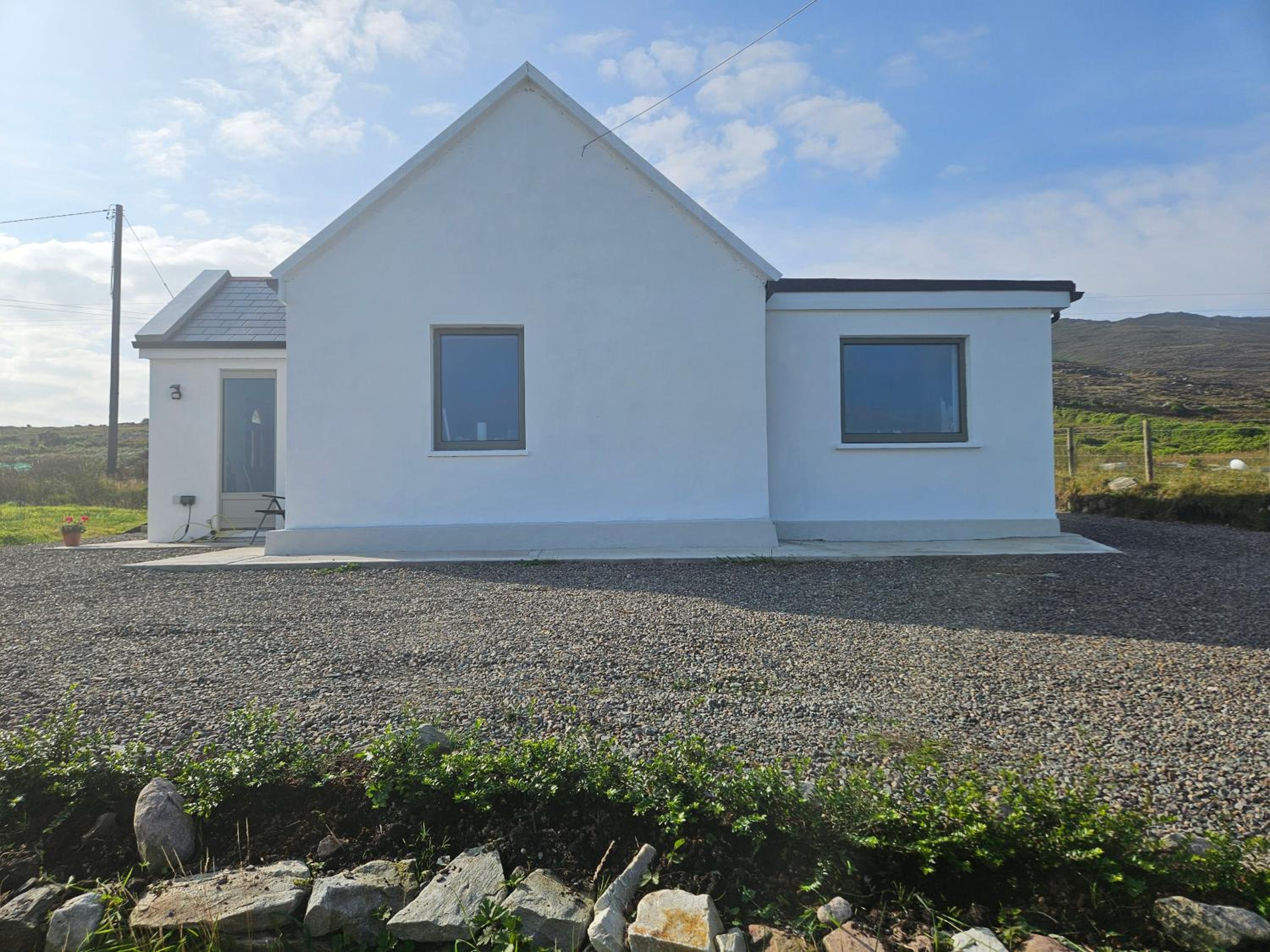 Achill Island Holiday home by the Sea - Idyllic views, Sleeps 6, Full kitchen, Fireplace and Wifi throughout view 2