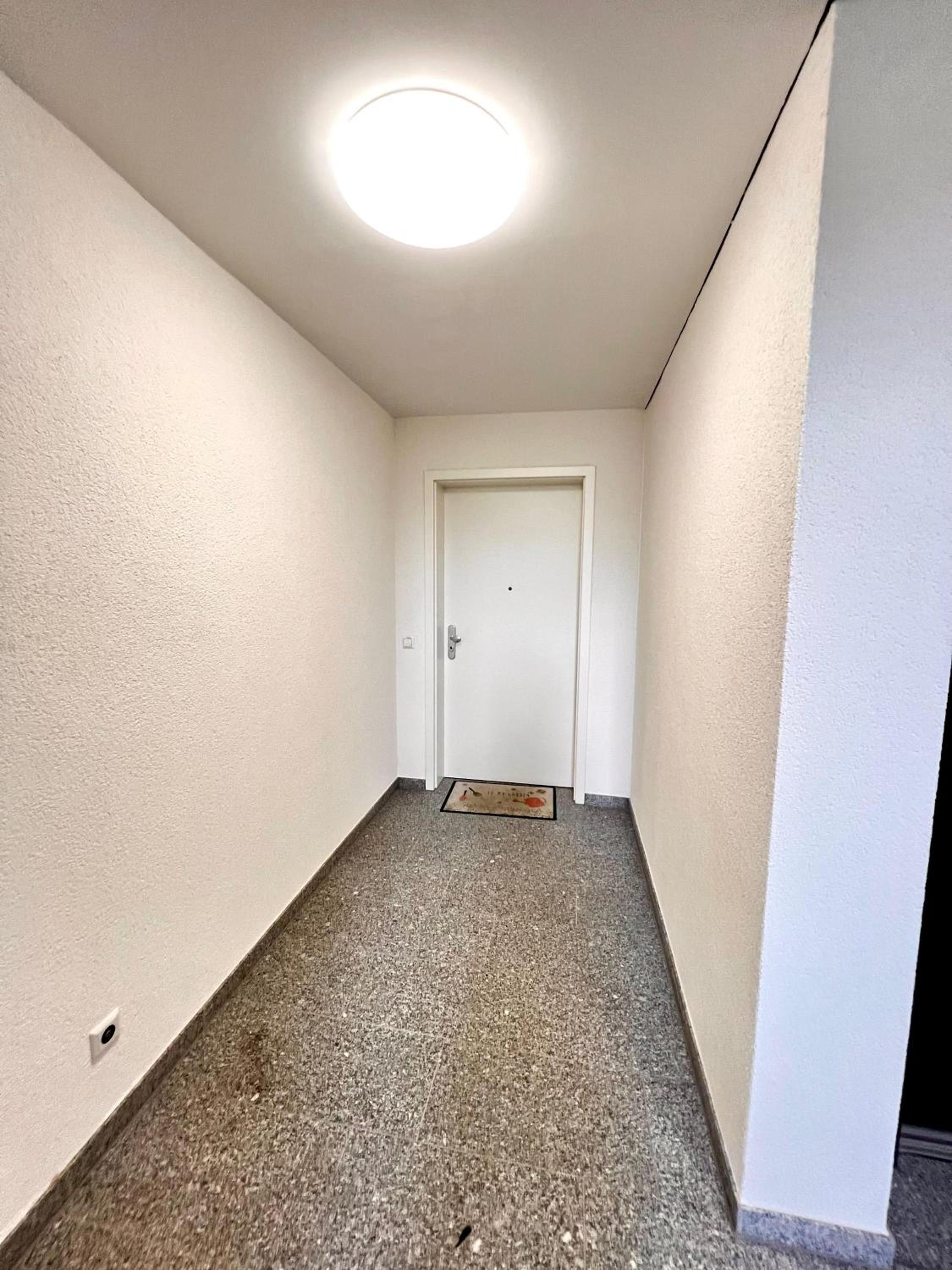 Özels Designer Loft Metzingen - Smart TV, Netflix, private kostenlose Tiefgarage, Self-Express Check-in,Check-out, Outlet 100m