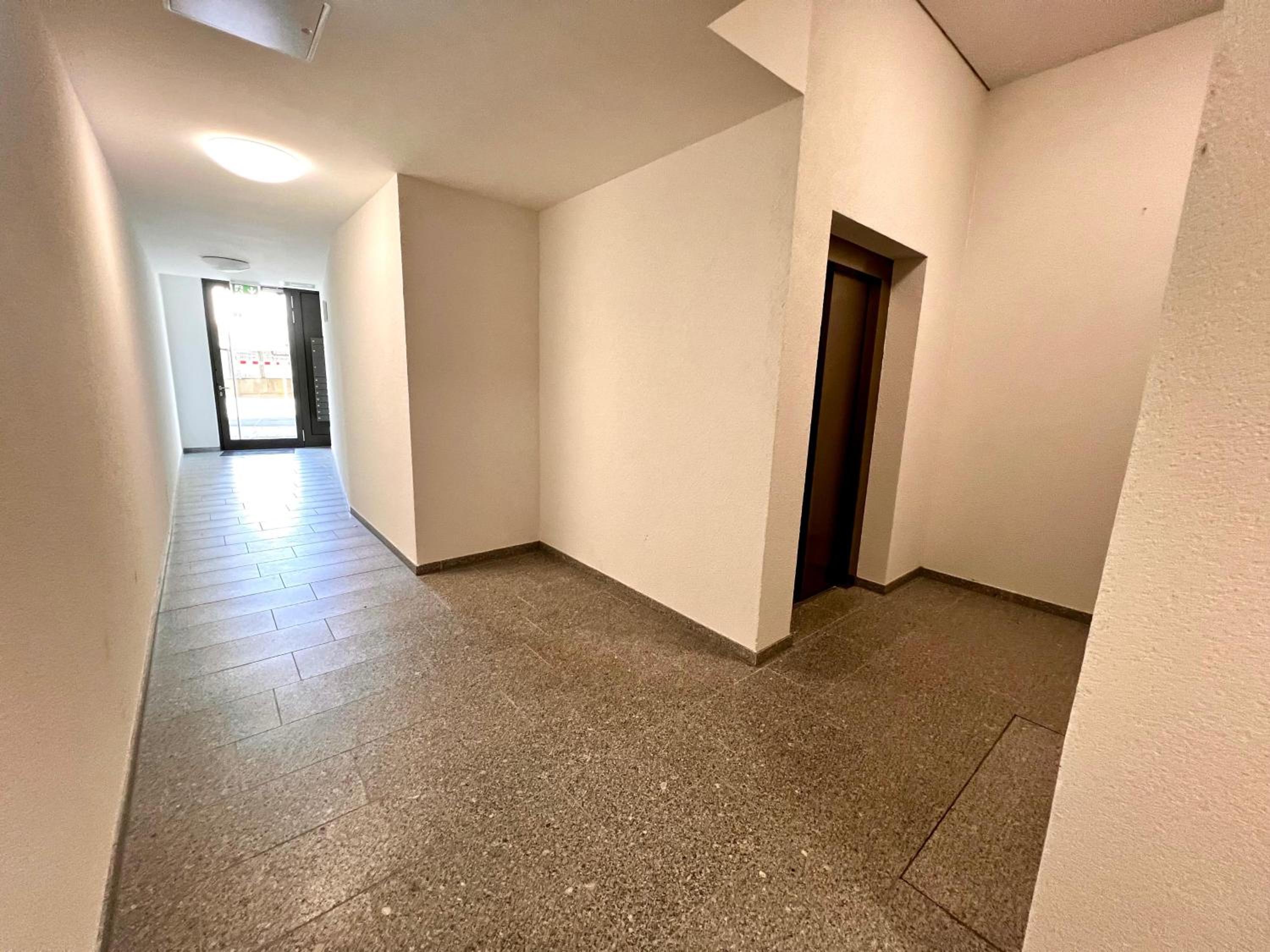 Özels Designer Loft Metzingen - Smart TV, Netflix, private kostenlose Tiefgarage, Self-Express Check-in,Check-out, Outlet 100m