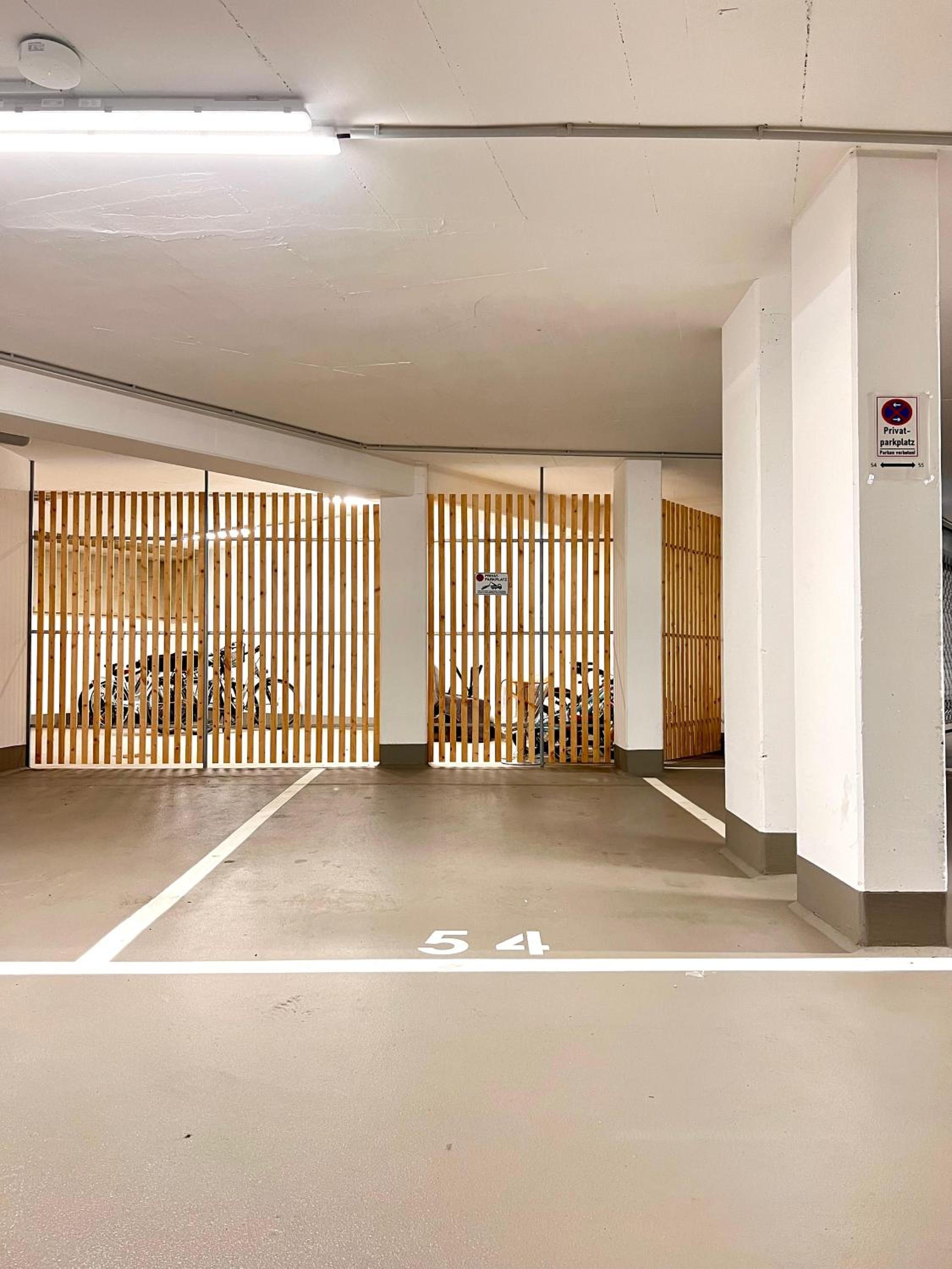Özels Designer Loft Metzingen - Smart TV, Netflix, private kostenlose Tiefgarage, Self-Express Check-in,Check-out, Outlet 100m