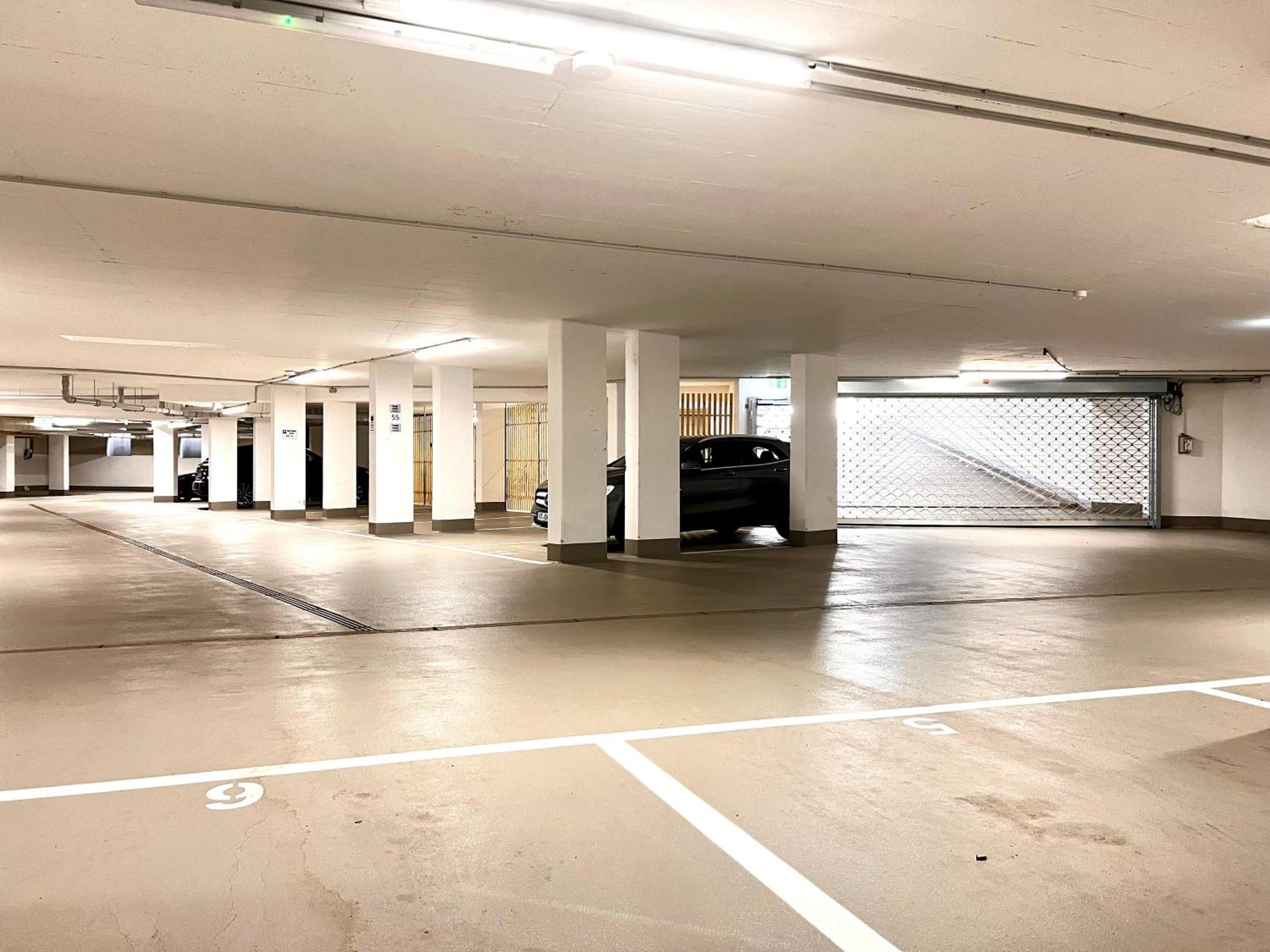 Özels Designer Loft Metzingen - Smart TV, Netflix, private kostenlose Tiefgarage, Self-Express Check-in,Check-out, Outlet 100m