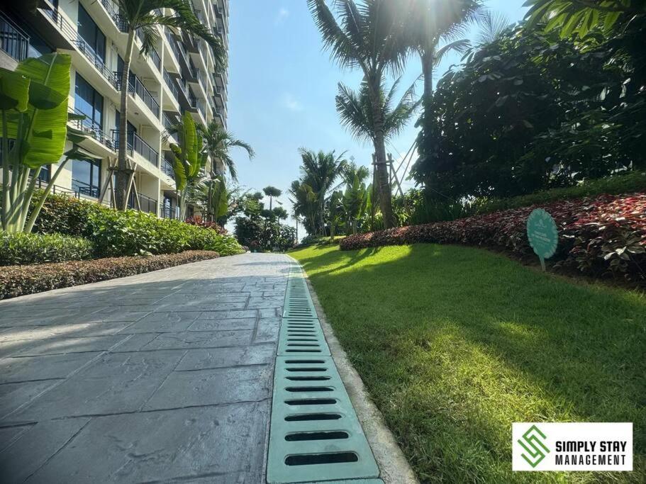 Central Park 2BR plus 1 Stylish 6PAX at Paradigm and Sutera