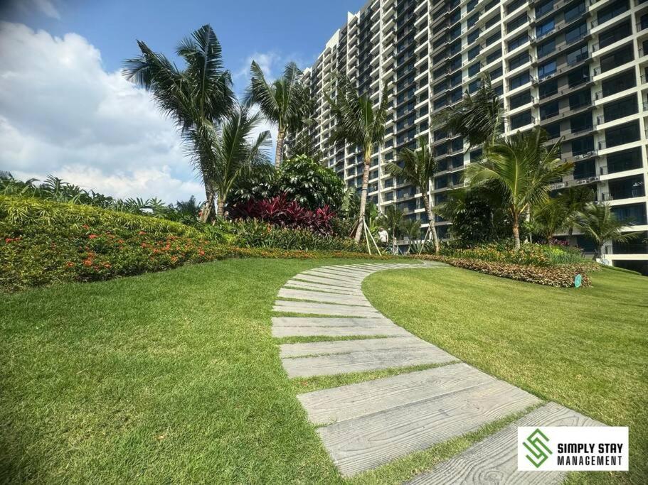 Central Park 2BR plus 1 Stylish 6PAX at Paradigm and Sutera
