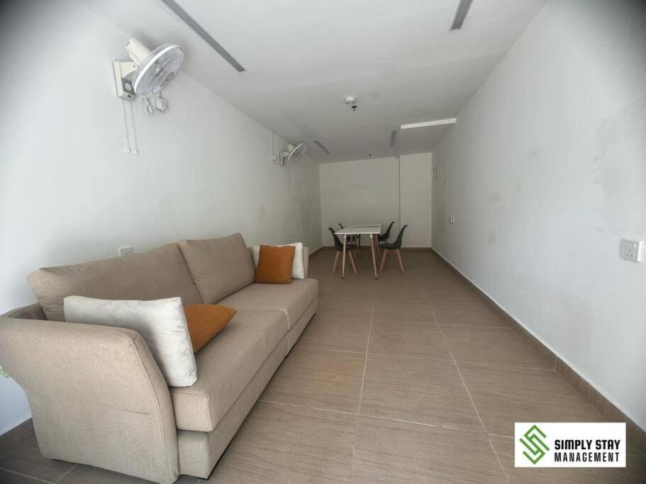 Central Park 2BR plus 1 Stylish 6PAX at Paradigm and Sutera